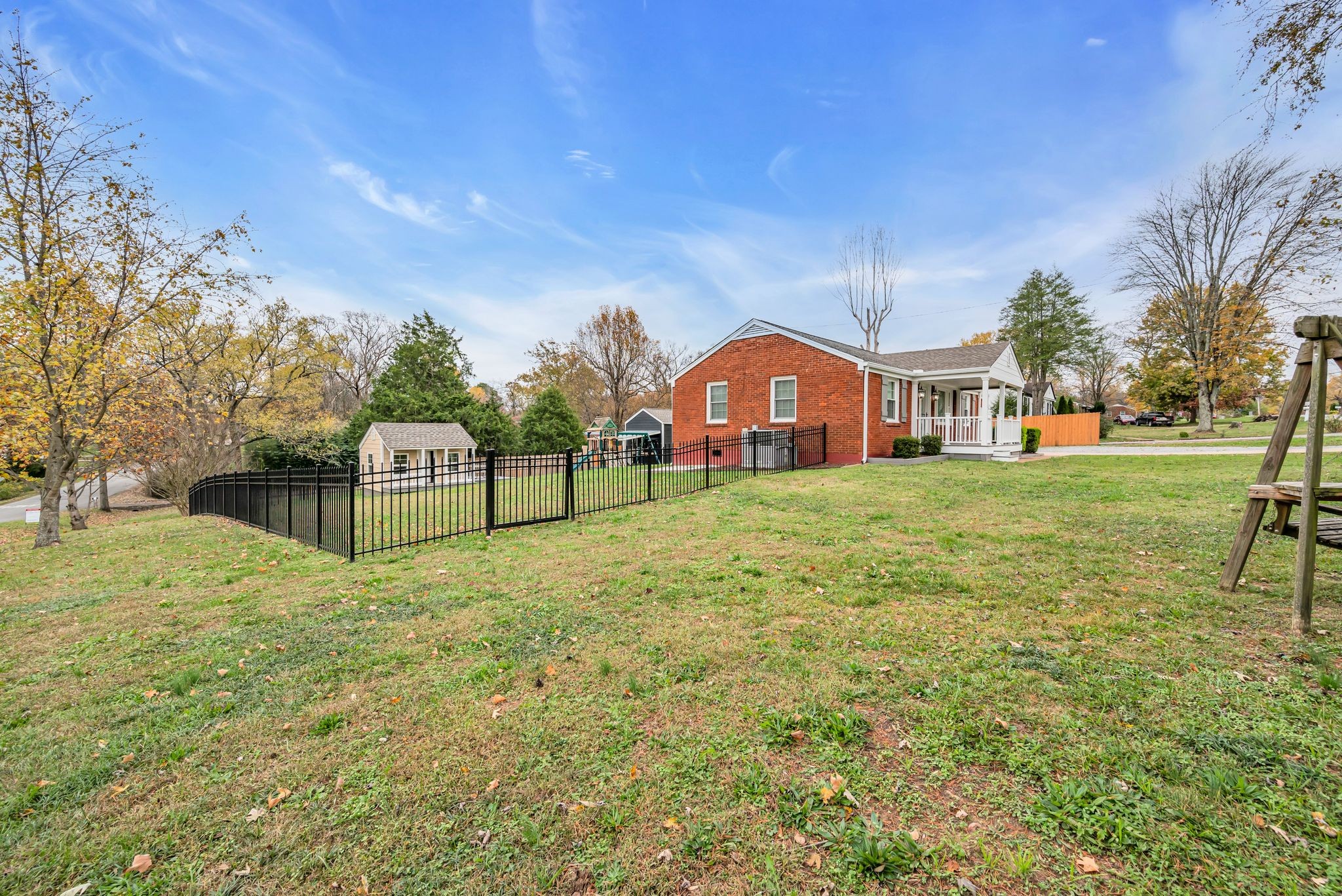 3914 E Ridge Dr