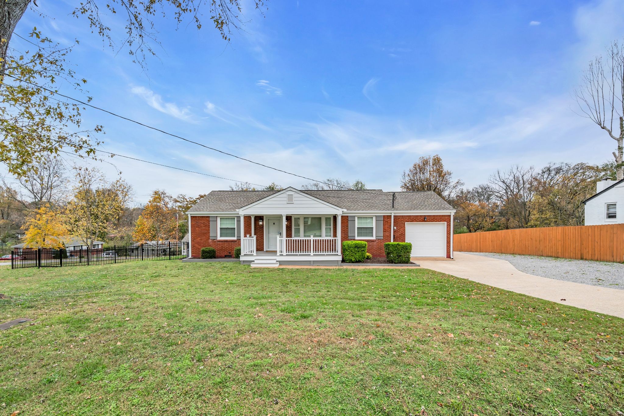 3914 E Ridge Dr
