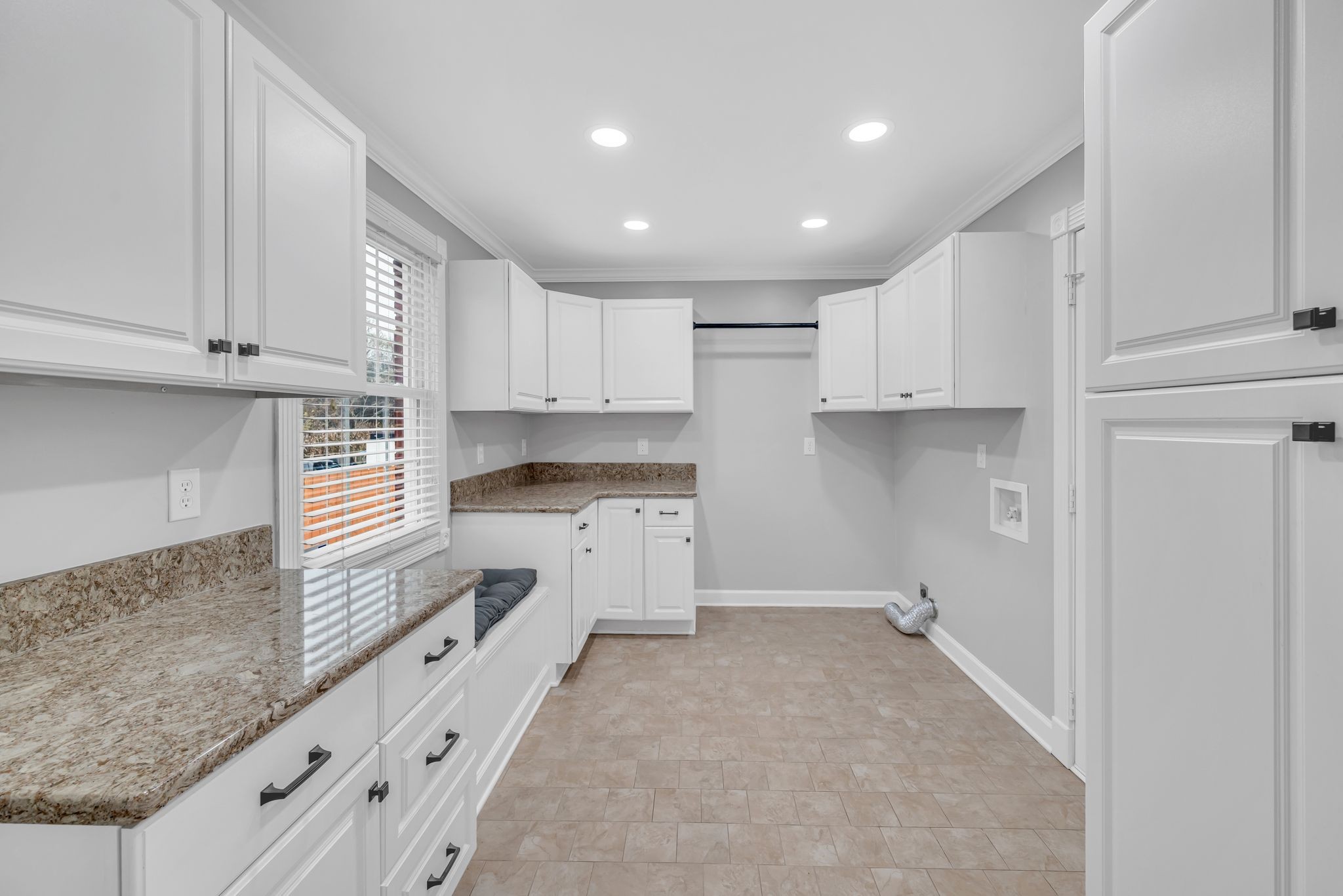 3914 E Ridge Dr
