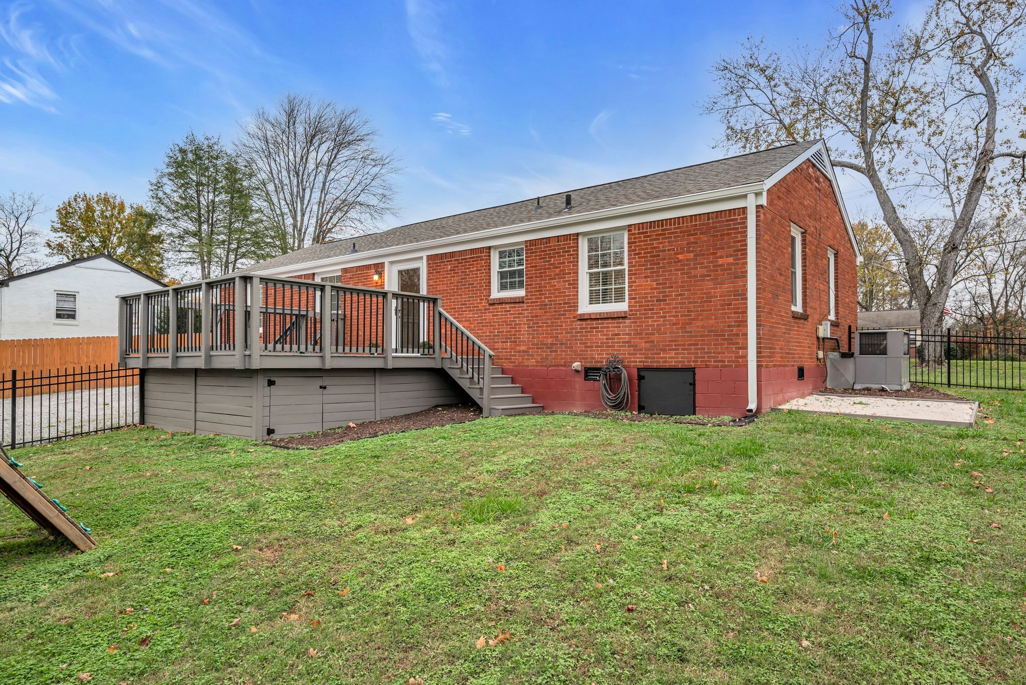 3914 E Ridge Dr