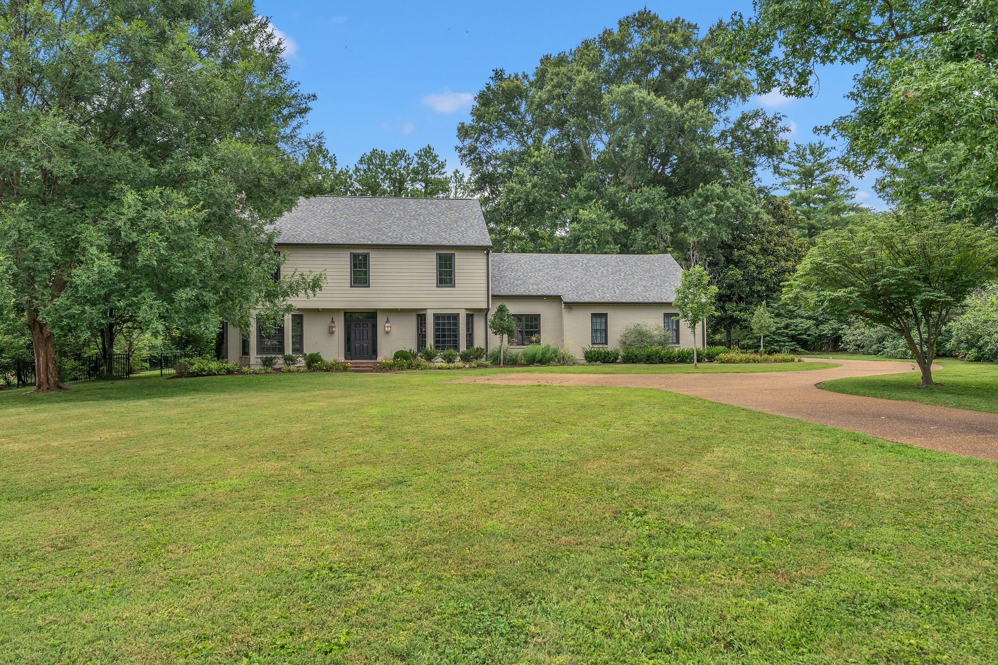 6380 Chickering Cir