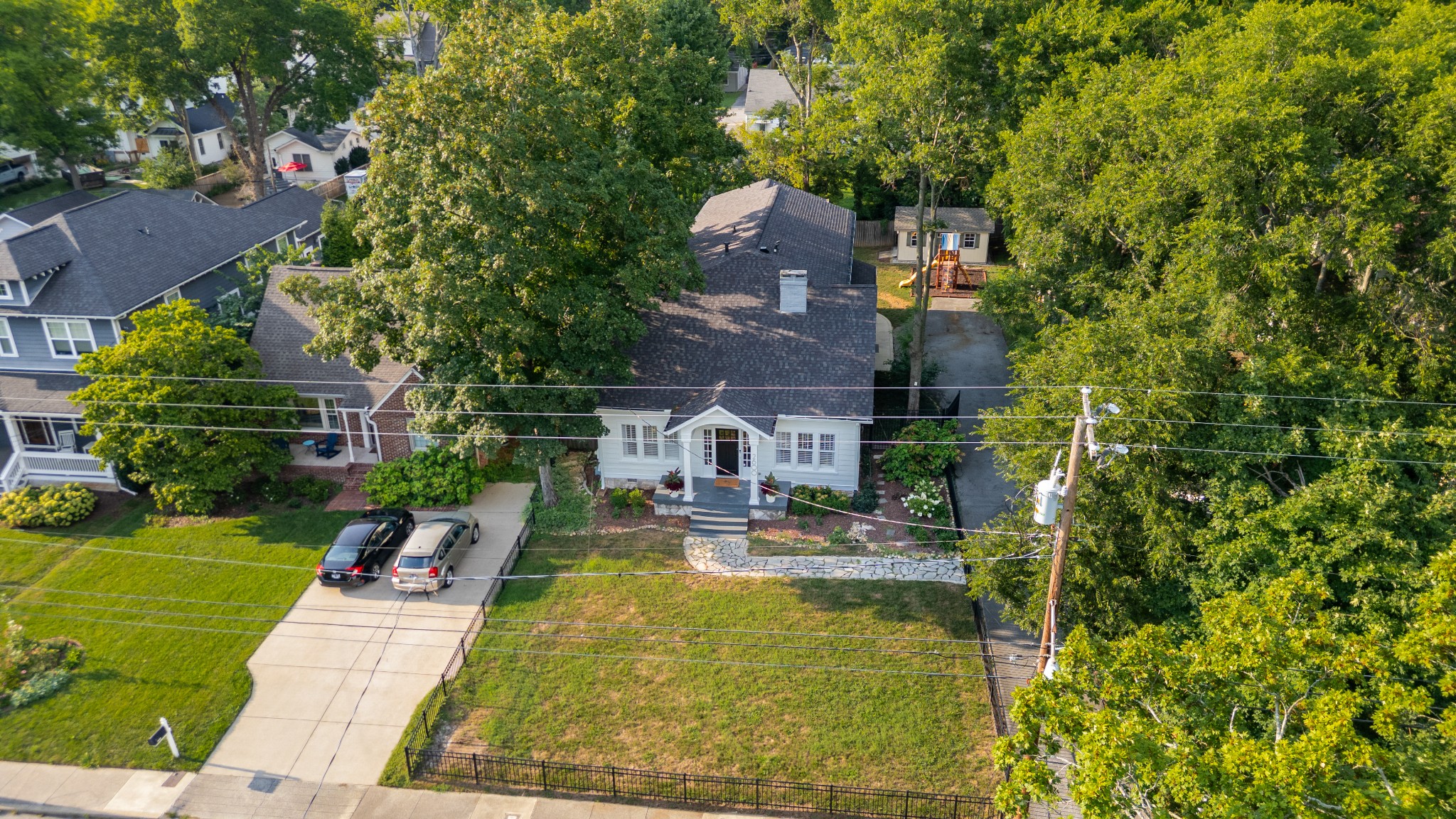 2600 W Linden Ave