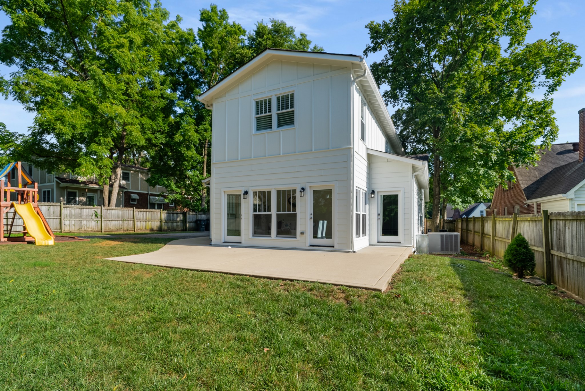 2600 W Linden Ave