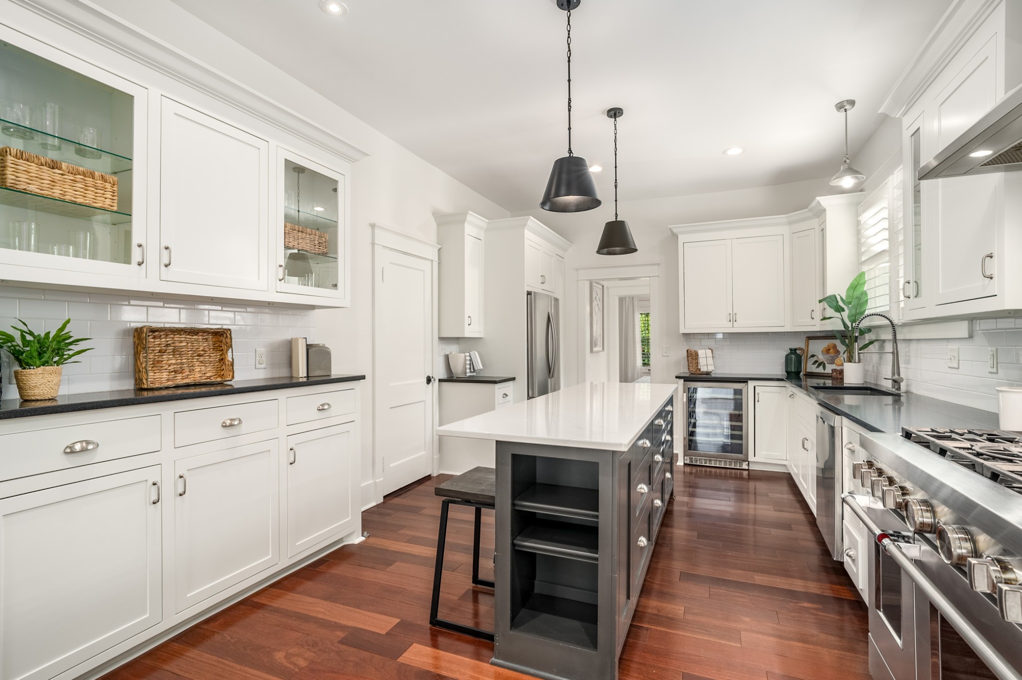 2600 W Linden Ave