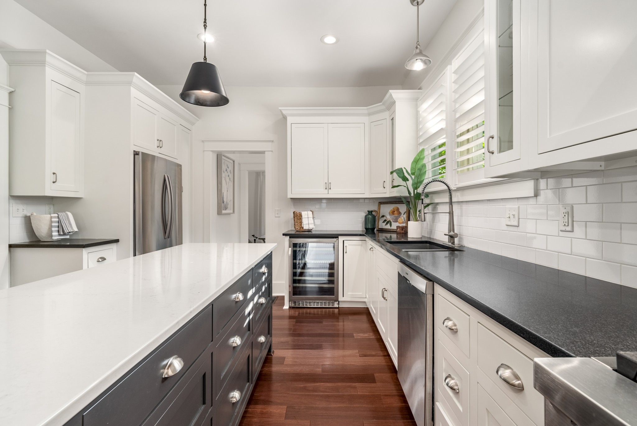 2600 W Linden Ave