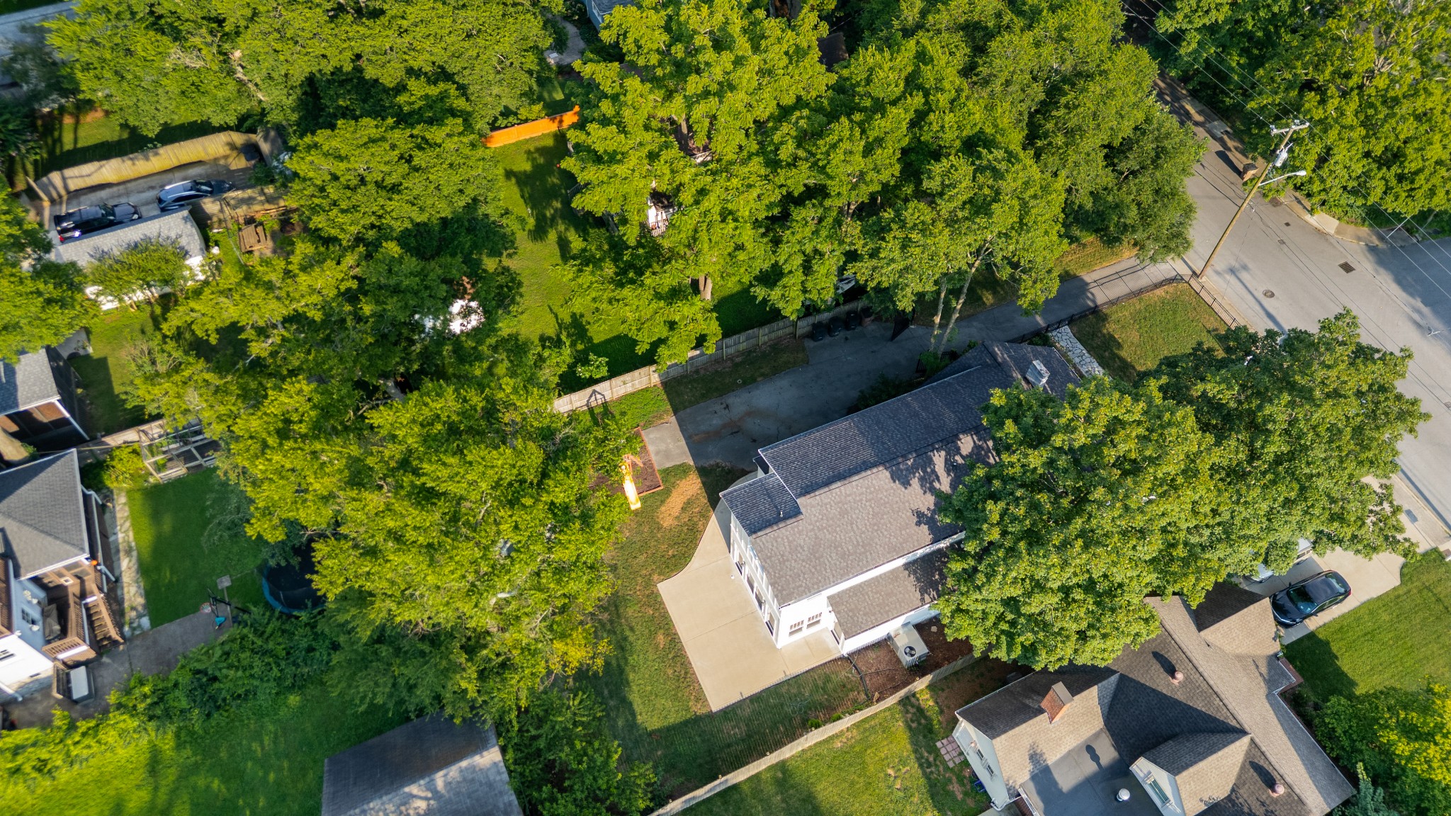 2600 W Linden Ave