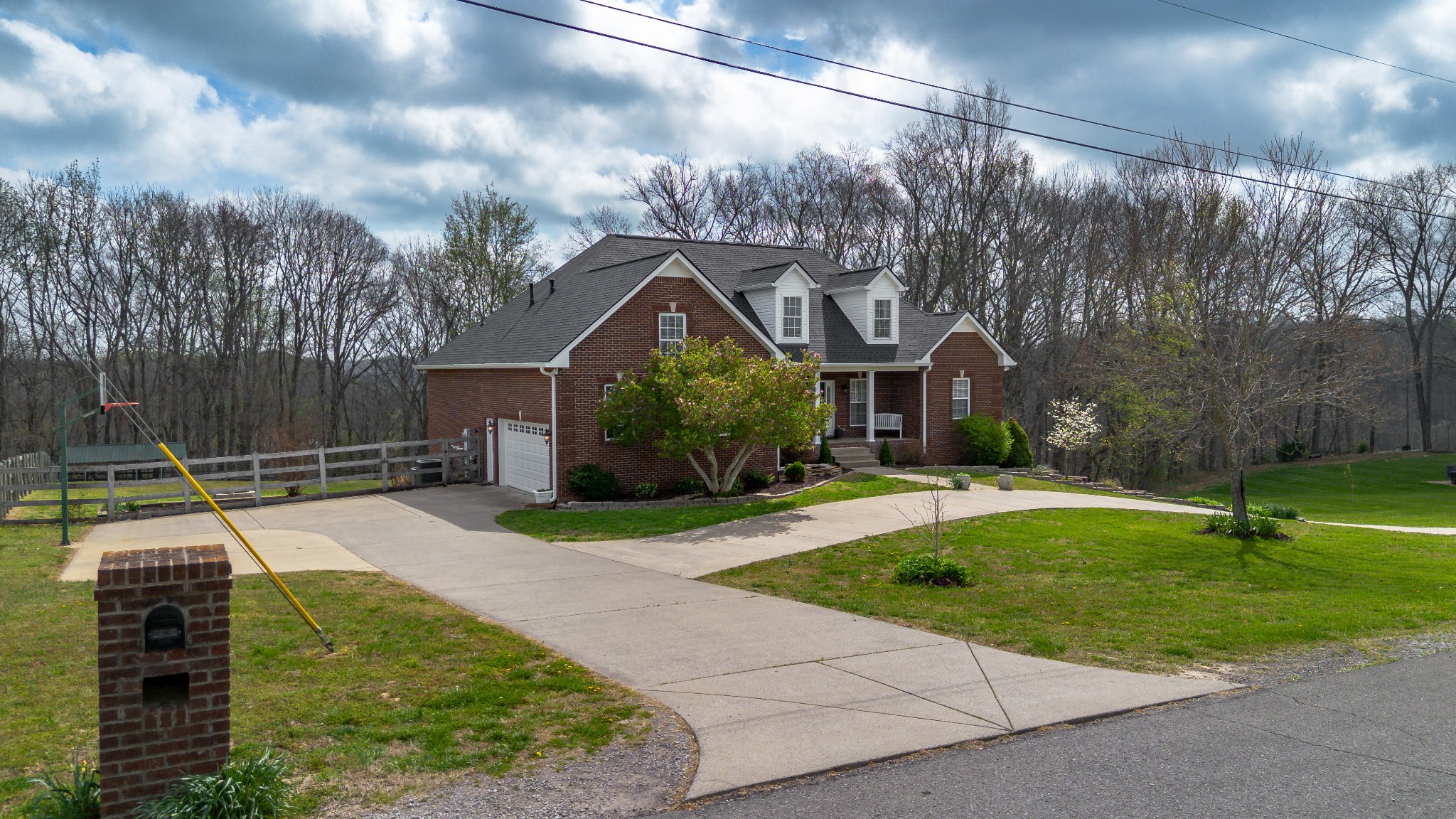 2060 Hickory Dr
