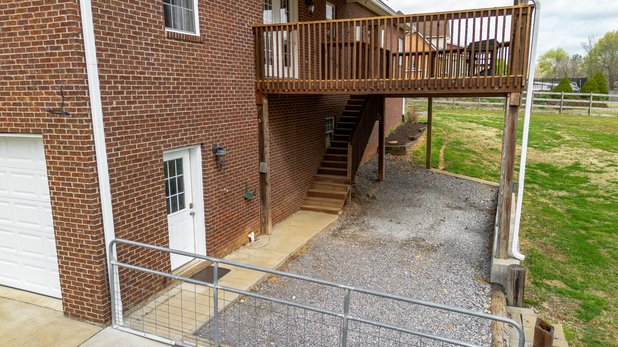 2060 Hickory Dr
