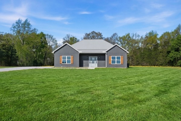 1180 Belfast Farmington Rd