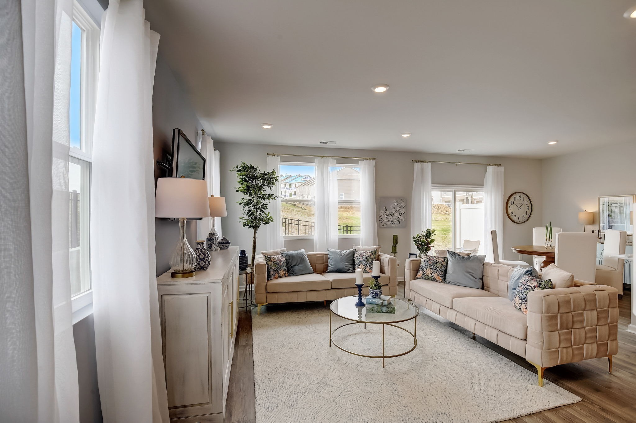 2266 Harlequin Point