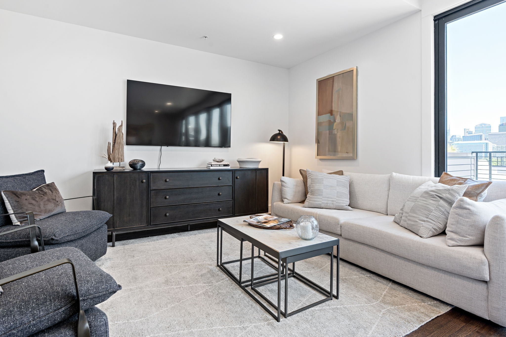 601 Madison St Unit: 210