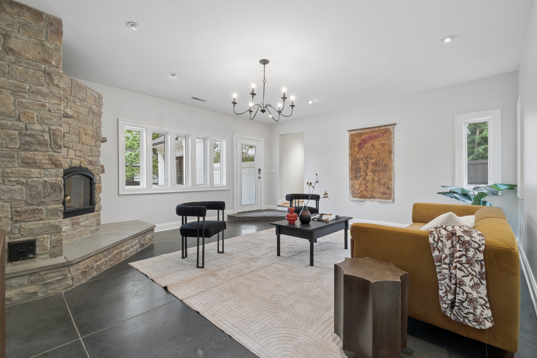 902 Marengo Ln