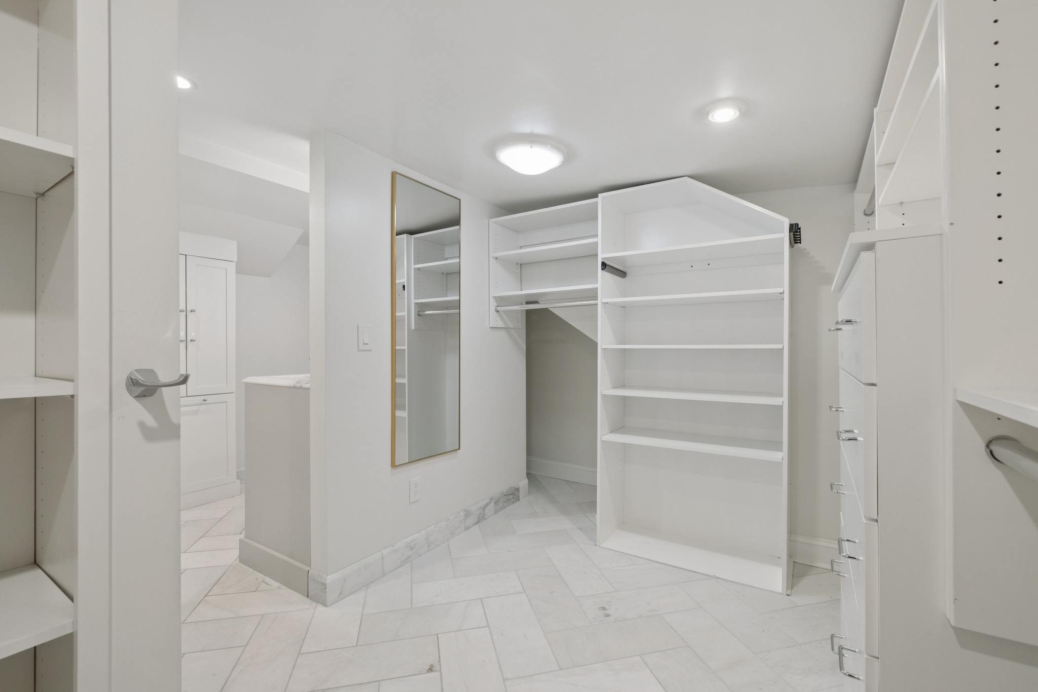 902 Marengo Ln