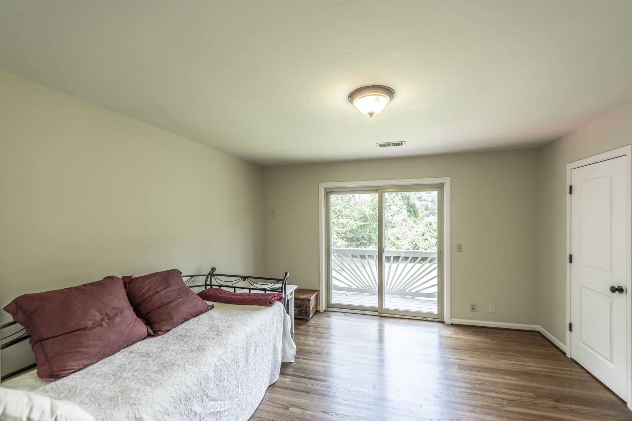315 Raintree Dr