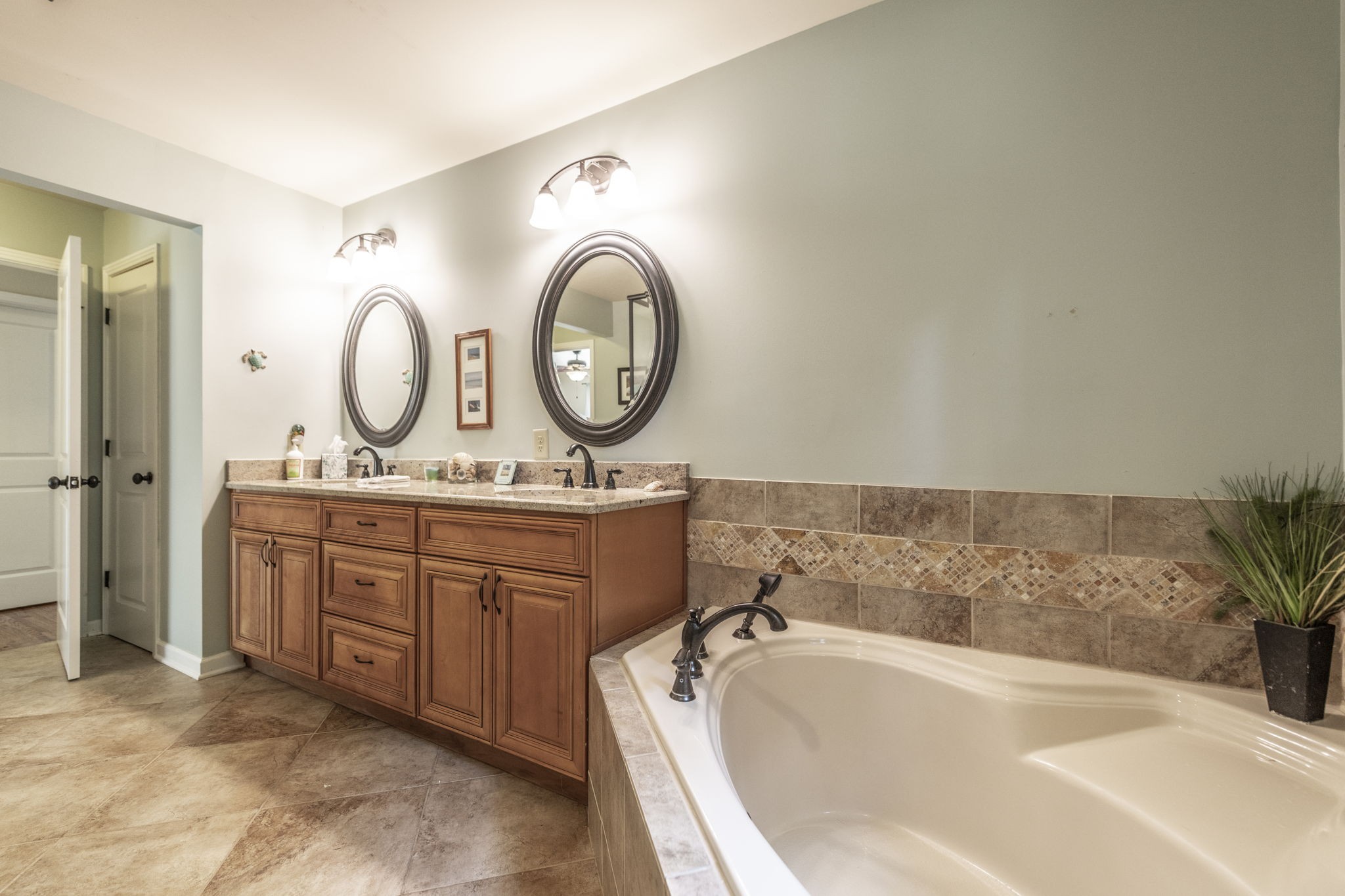 315 Raintree Dr