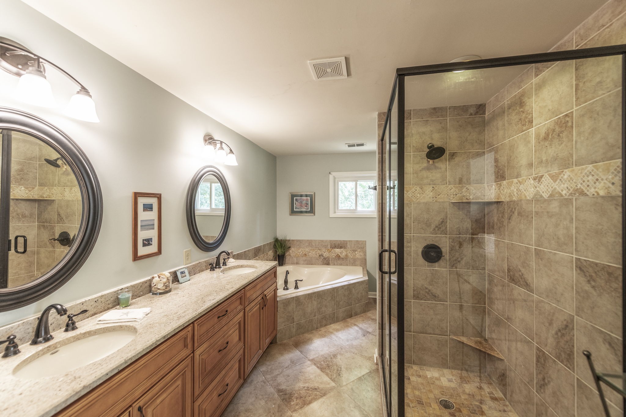 315 Raintree Dr