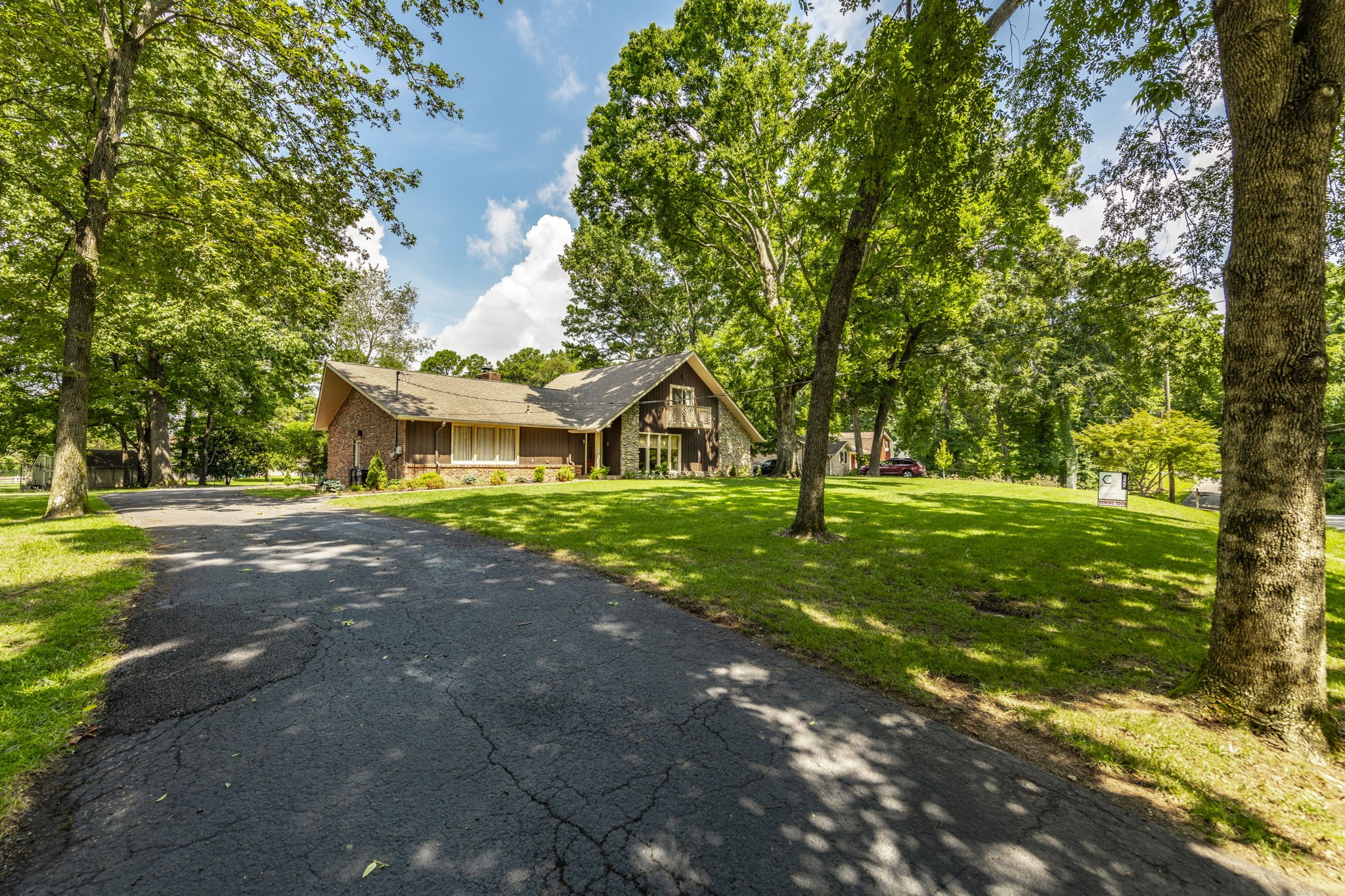315 Raintree Dr