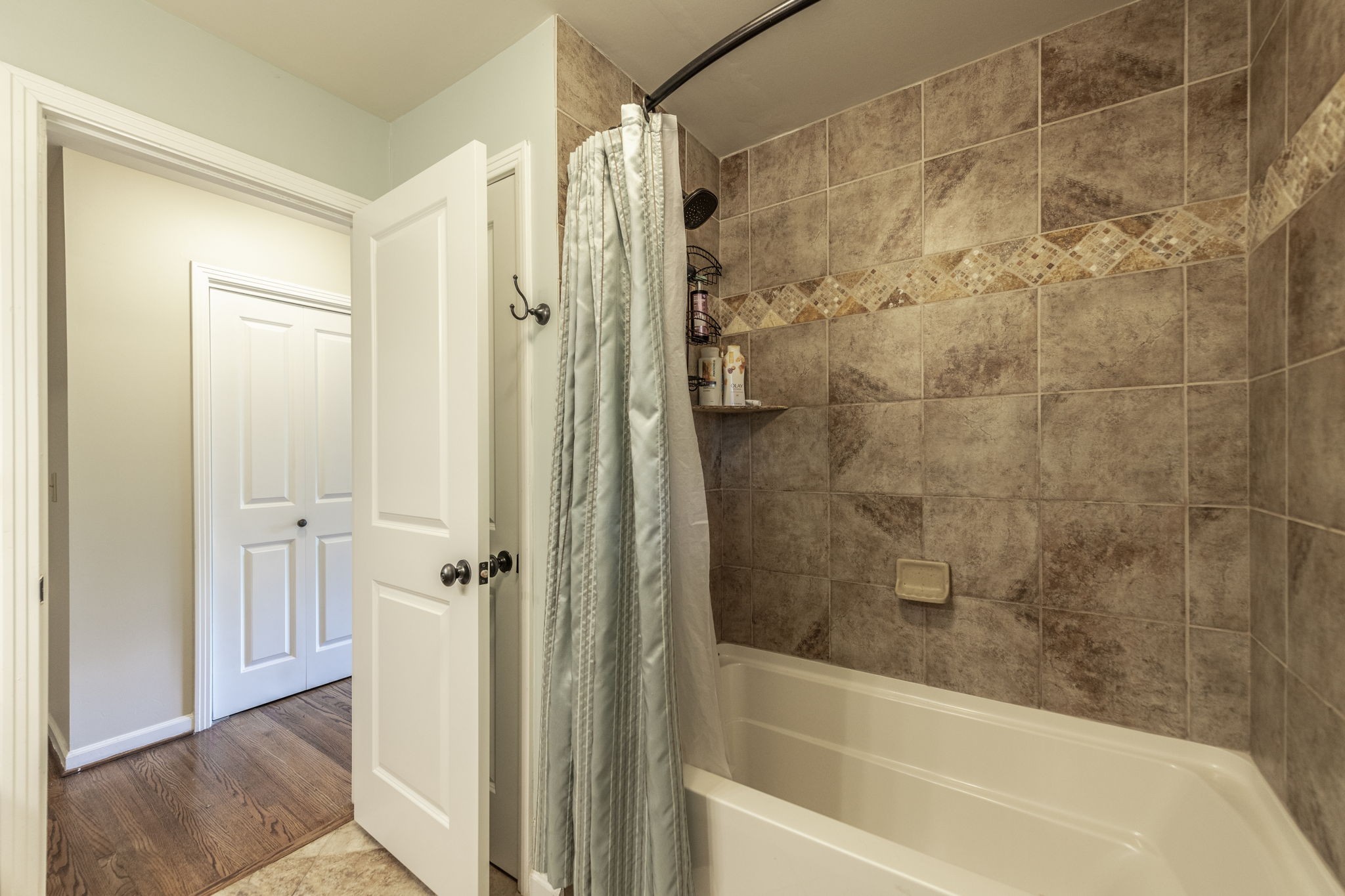 315 Raintree Dr