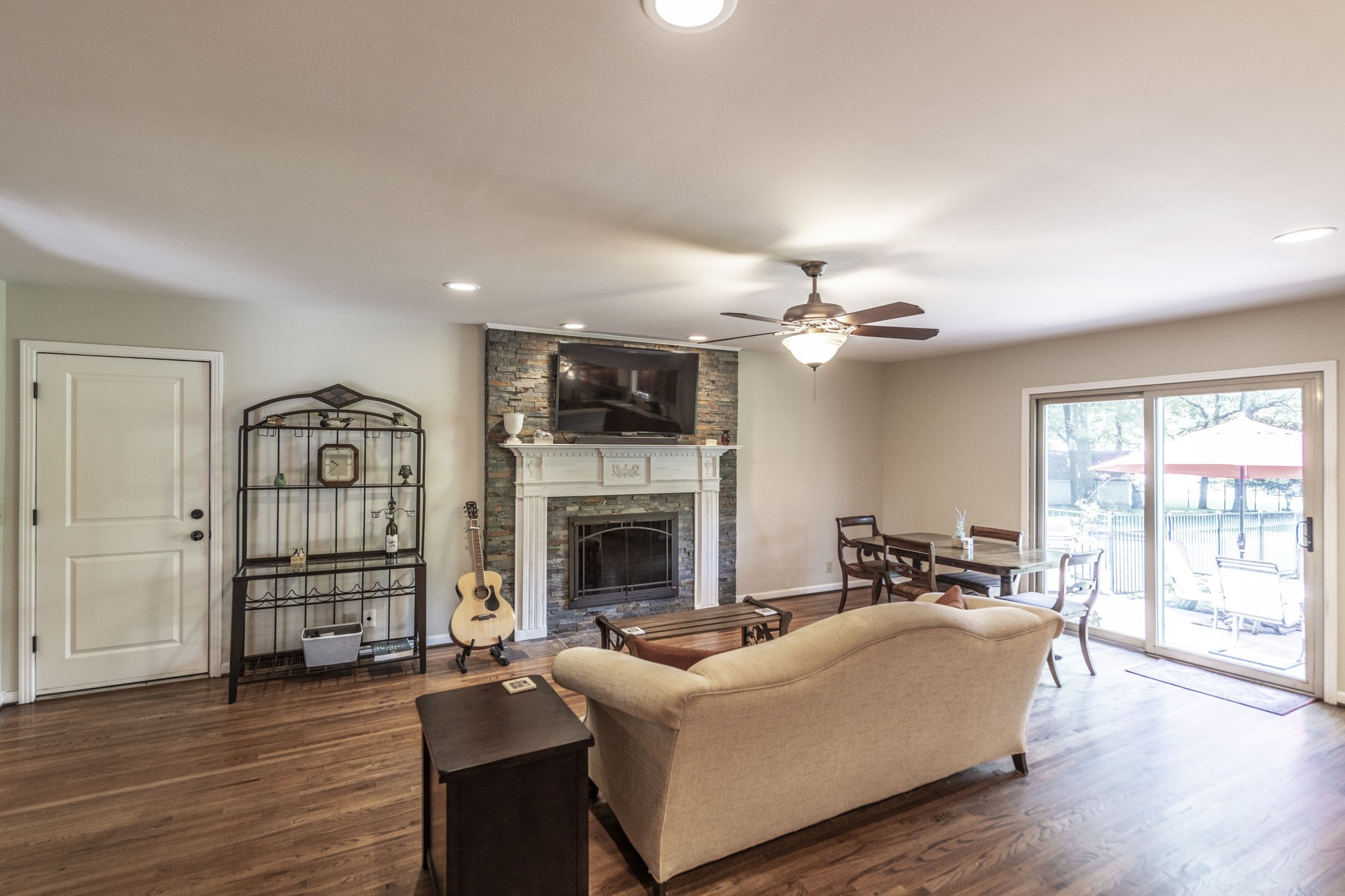 315 Raintree Dr