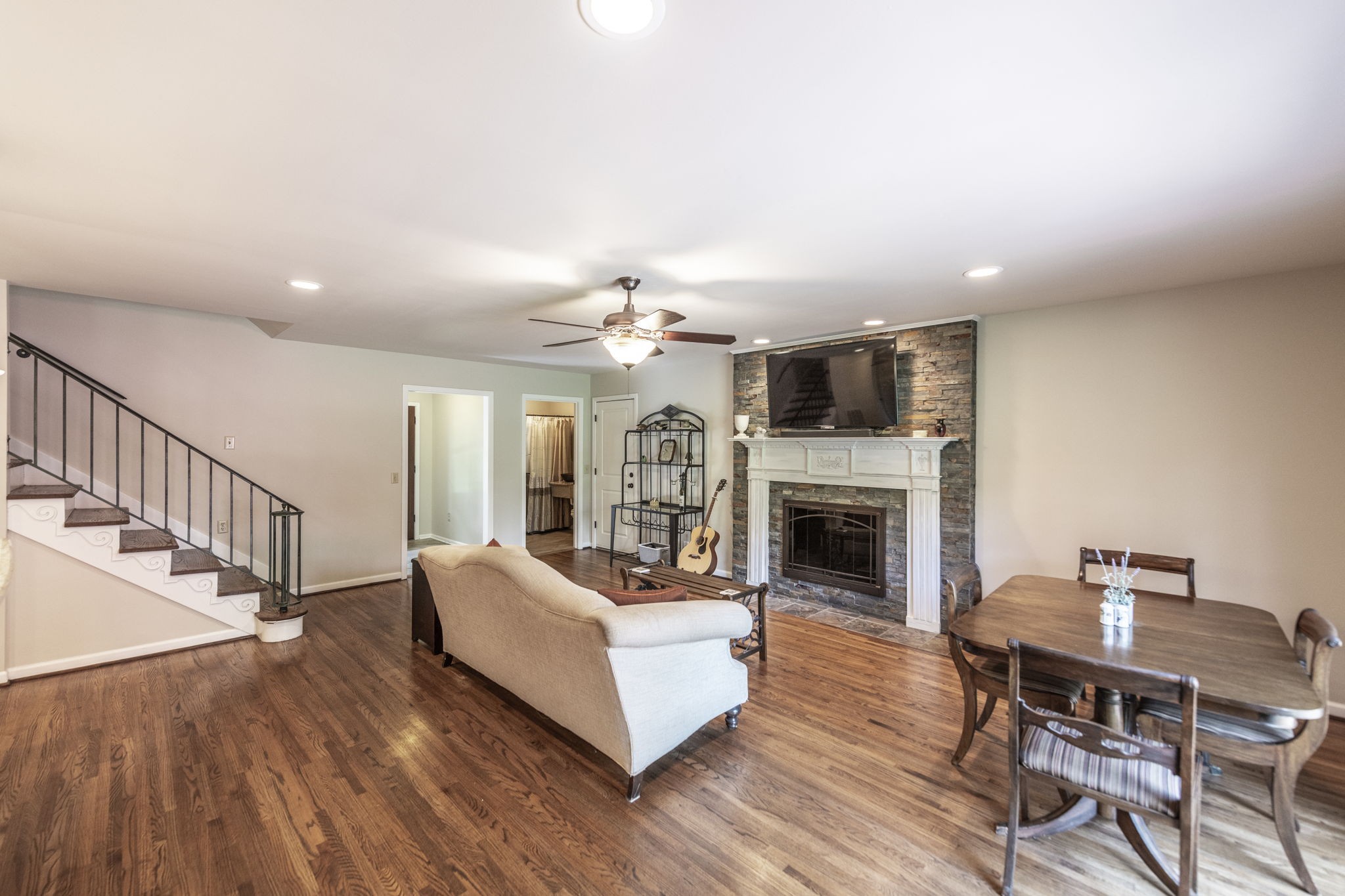 315 Raintree Dr