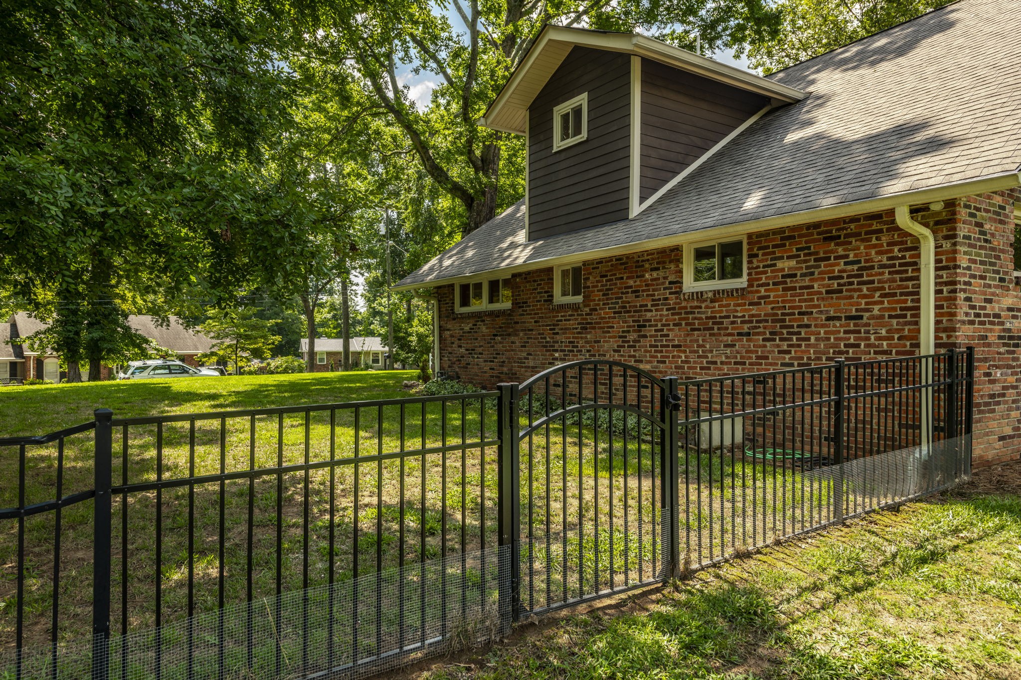 315 Raintree Dr