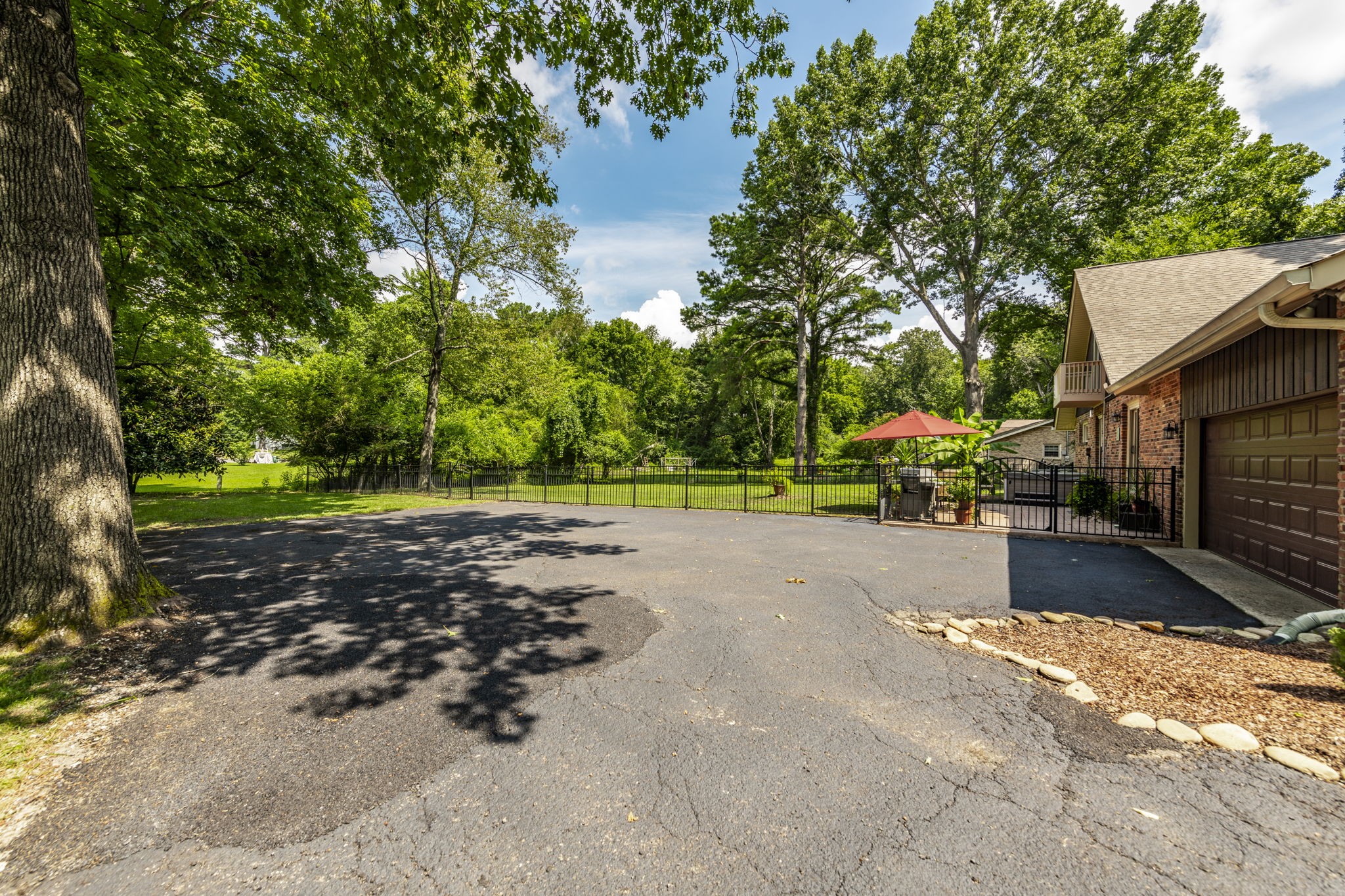 315 Raintree Dr