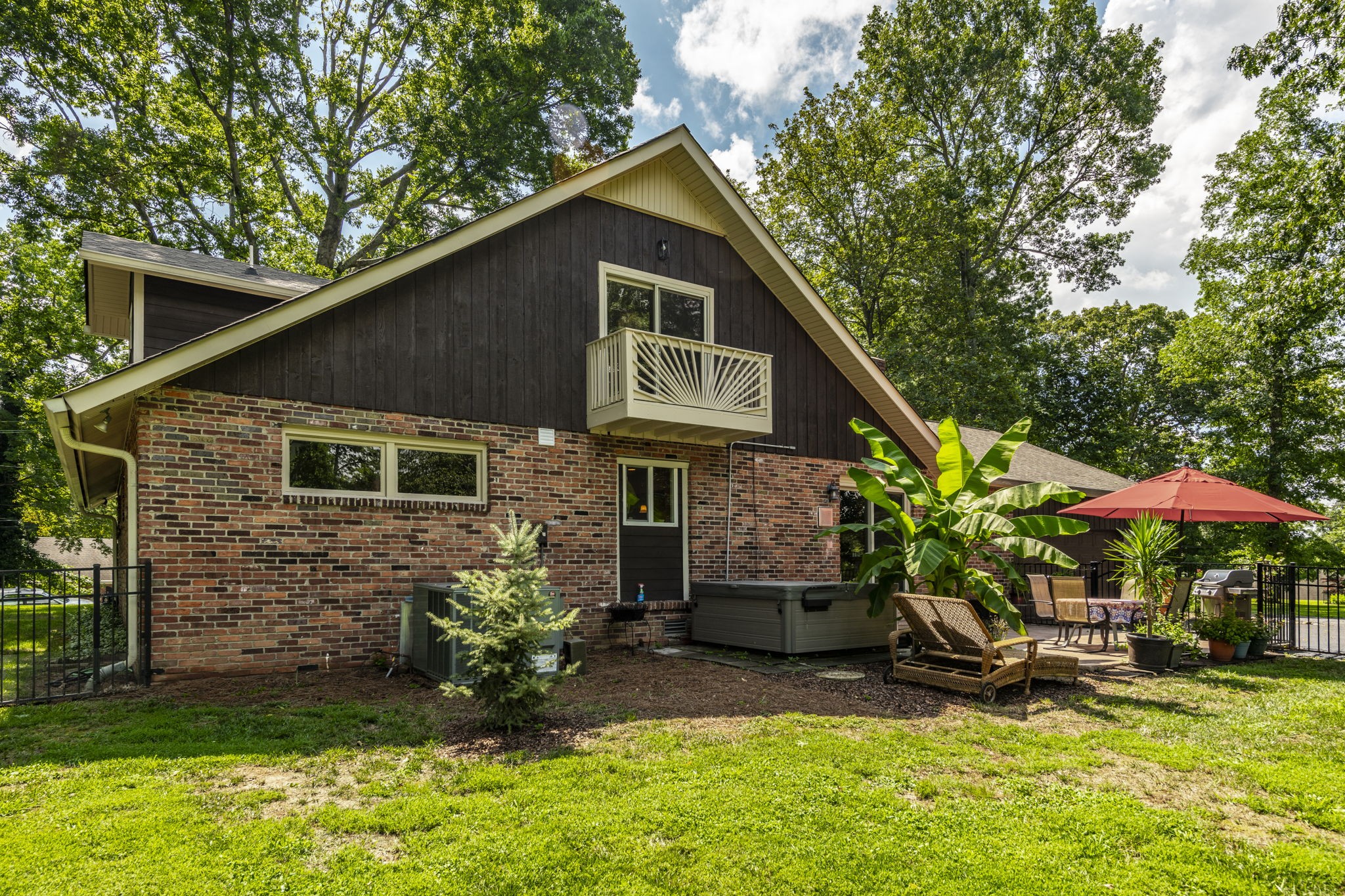 315 Raintree Dr