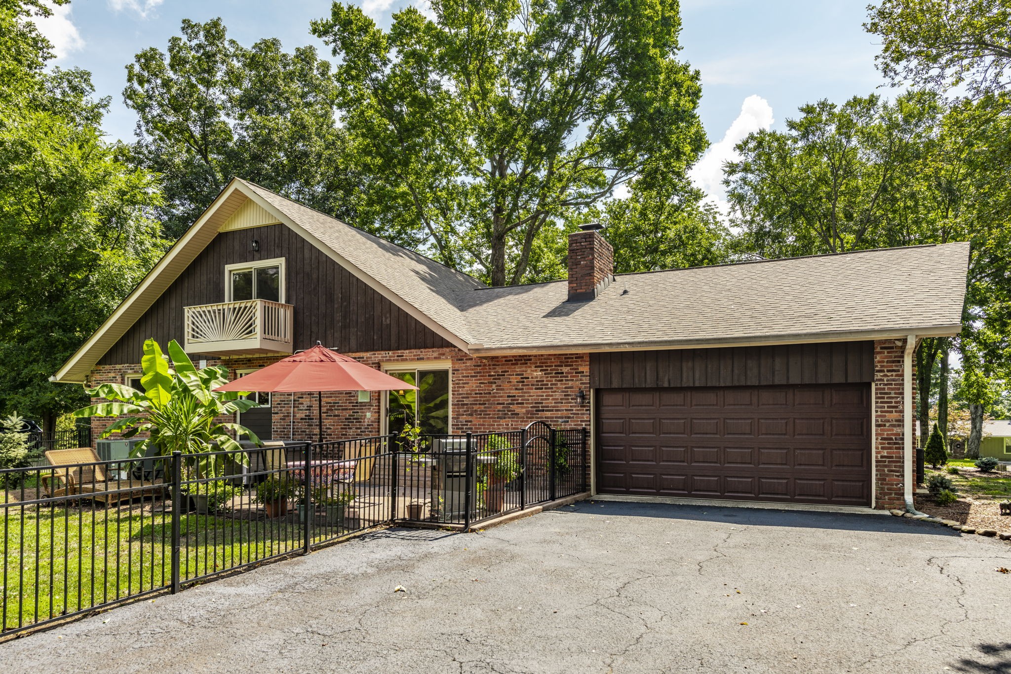 315 Raintree Dr