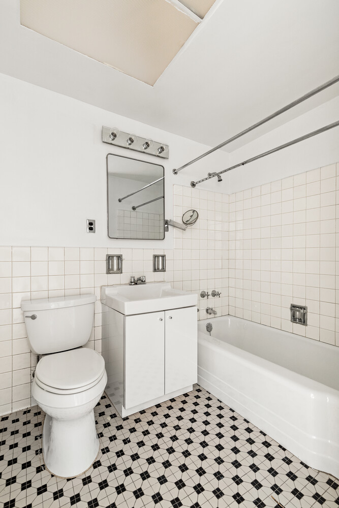 165 E 72ND Street 11C