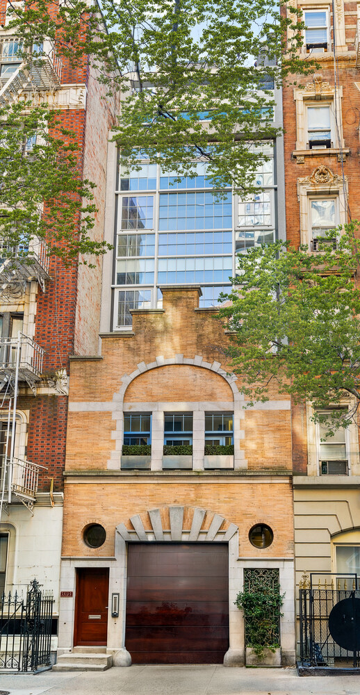 150 E 22ND Street