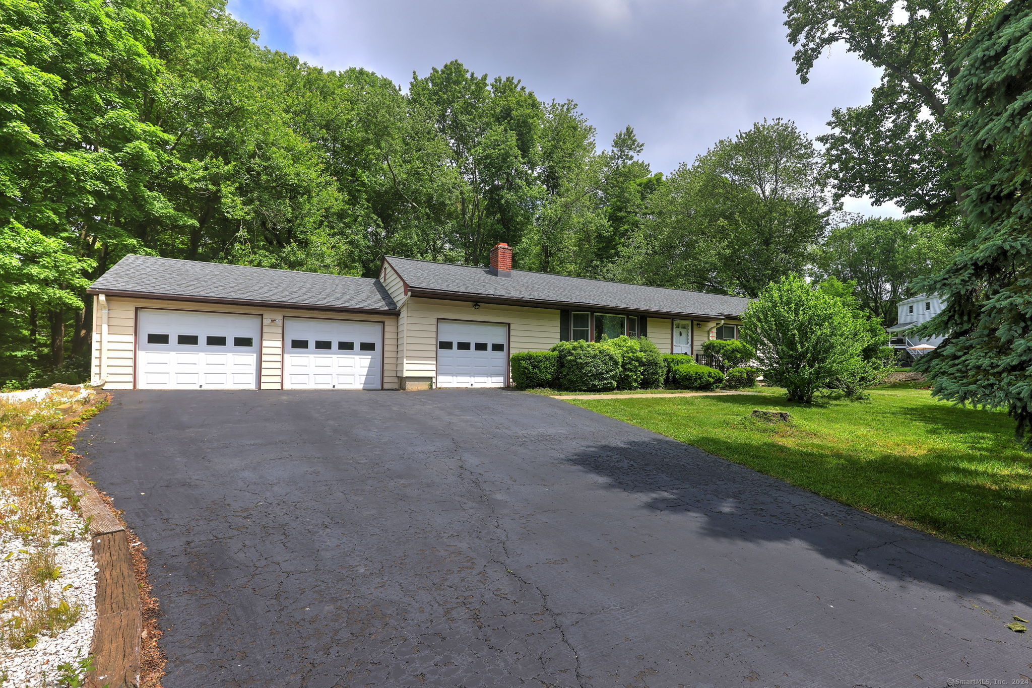 11 Beach Hill Road