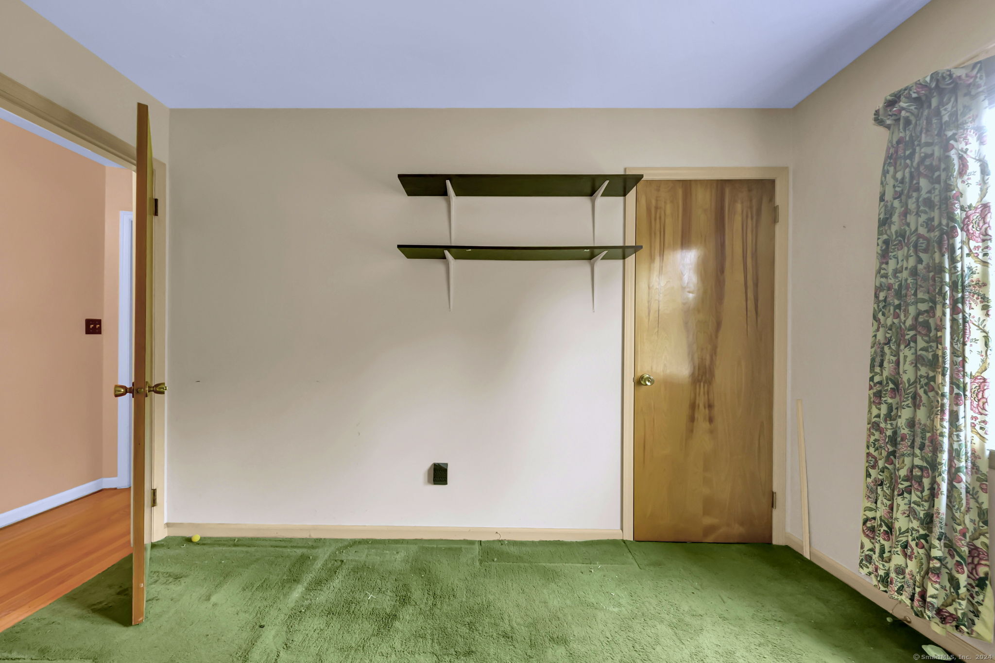 11 Beach Hill Road