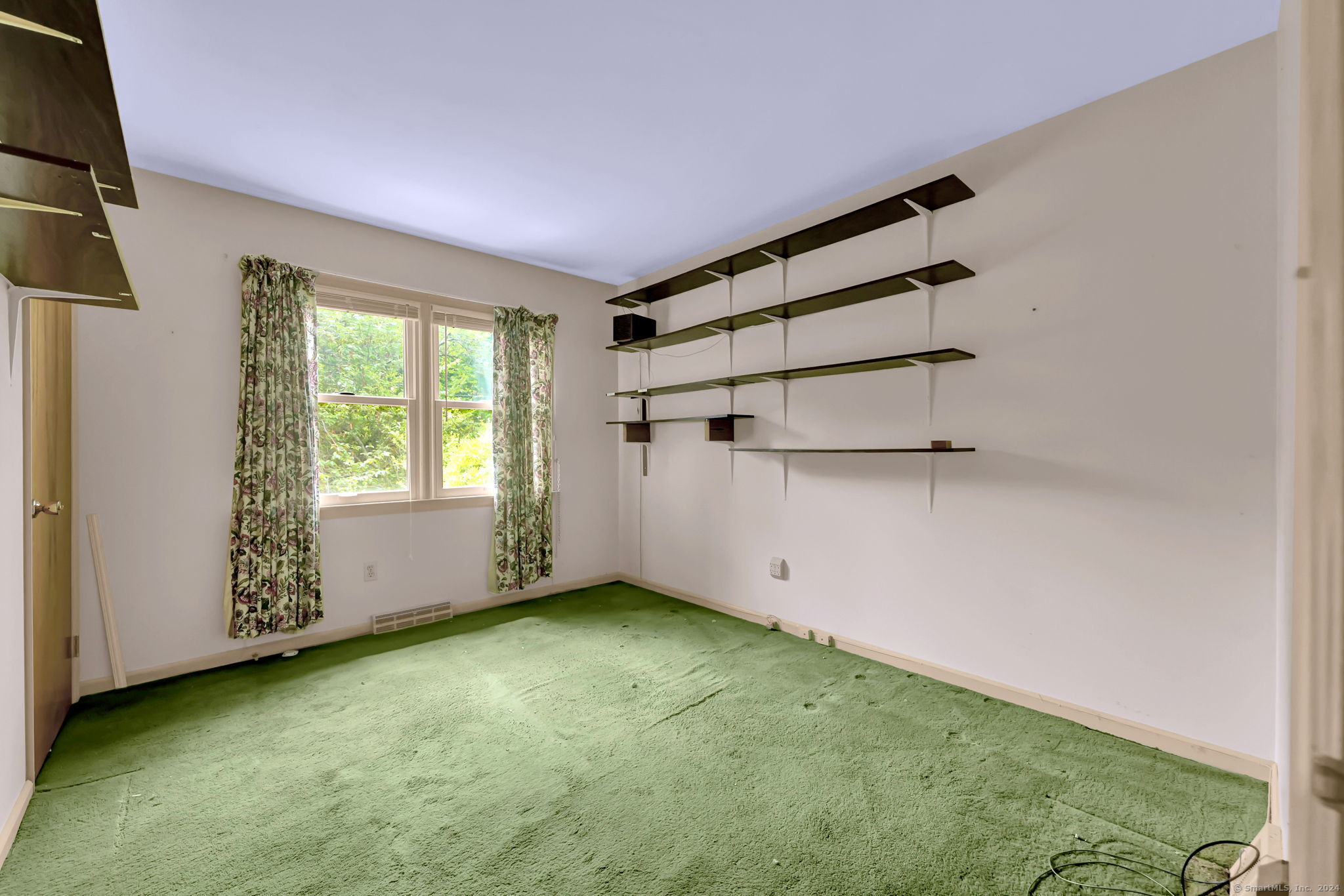11 Beach Hill Road