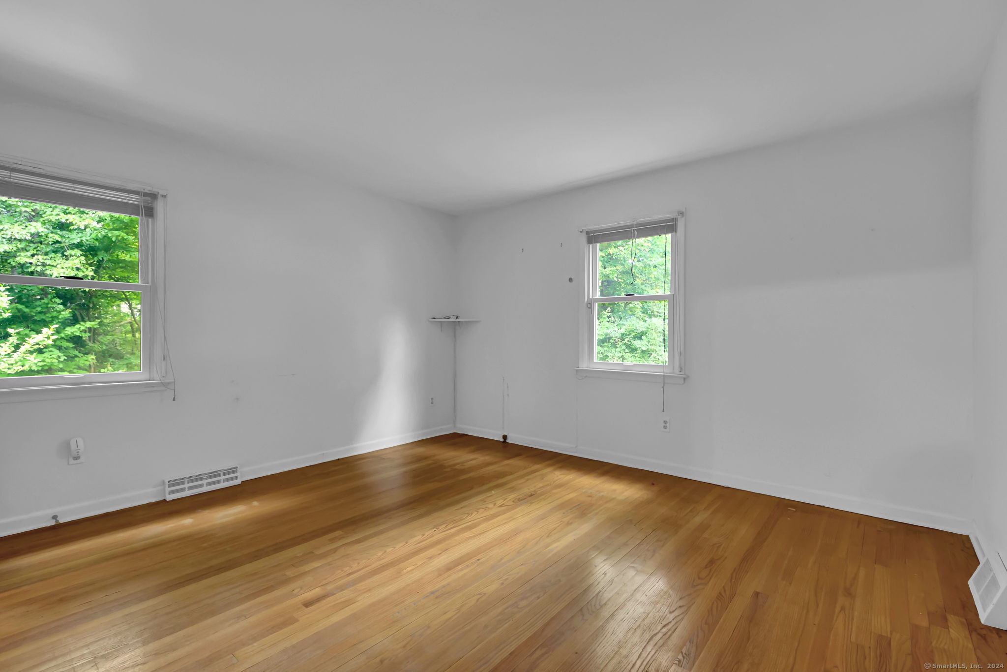 11 Beach Hill Road