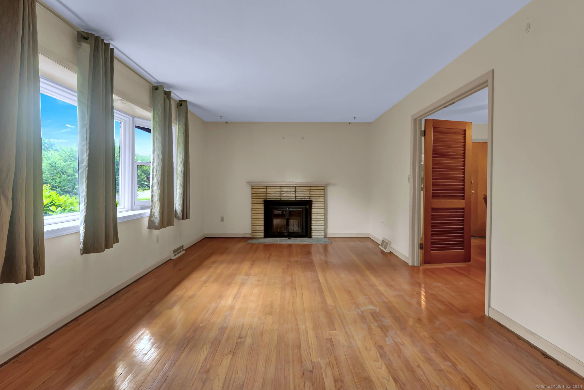 11 Beach Hill Road