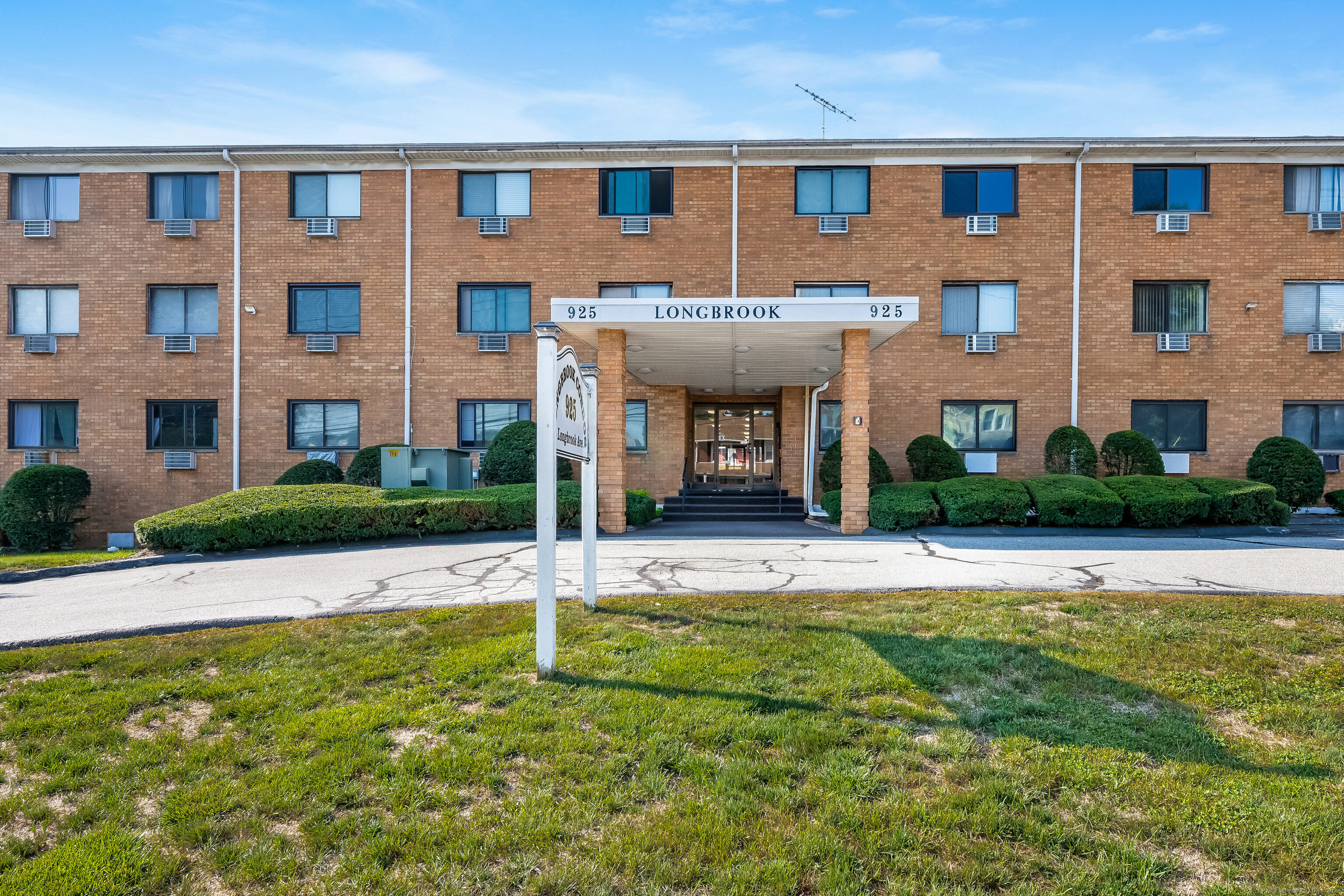 925 Longbrook Avenue APT 307
