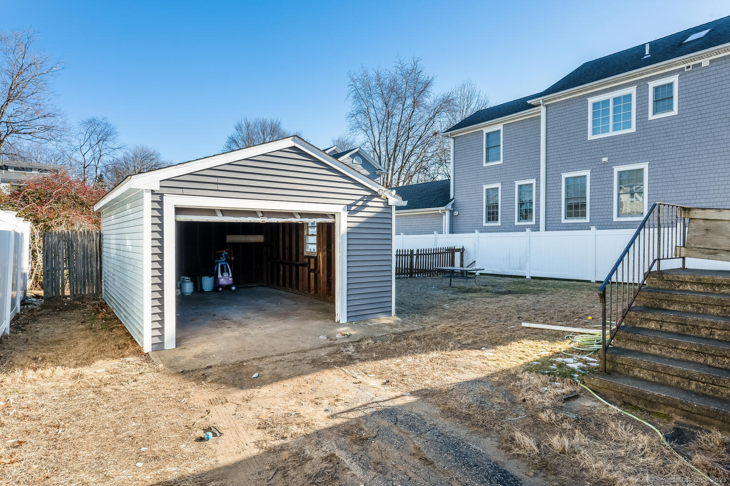 623 Reef Road
