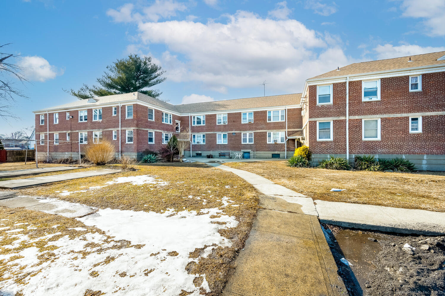 88 Canaan Court Bldg.84, 13