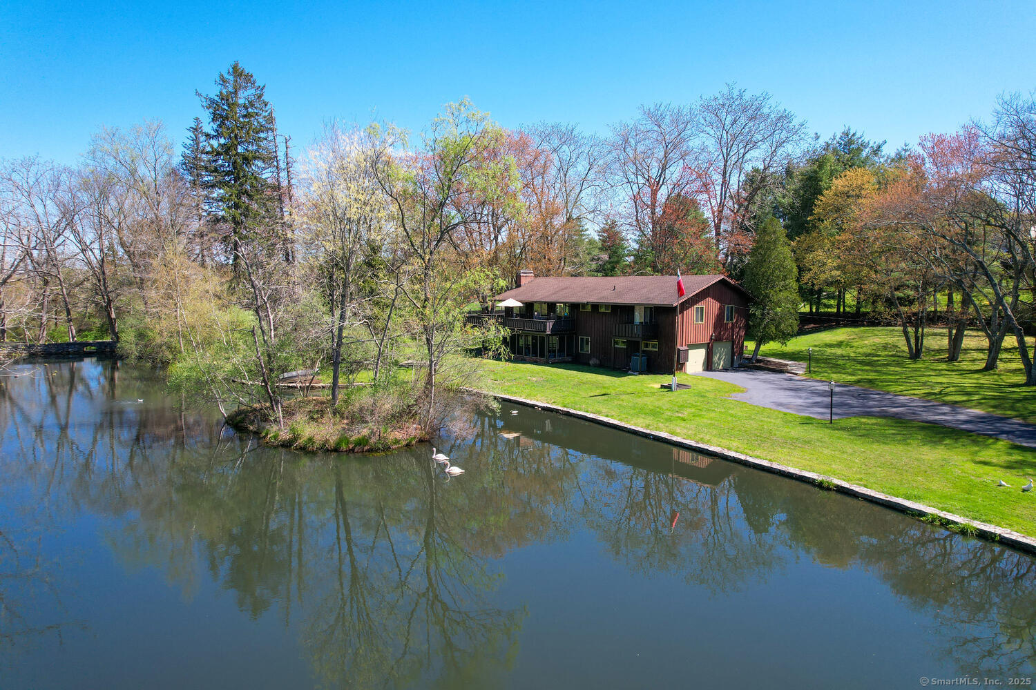4 Whippoorwill Hill Road