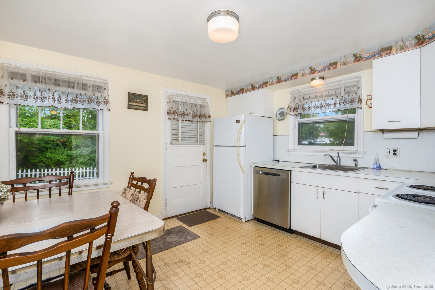 6 Sunny Acres Lane