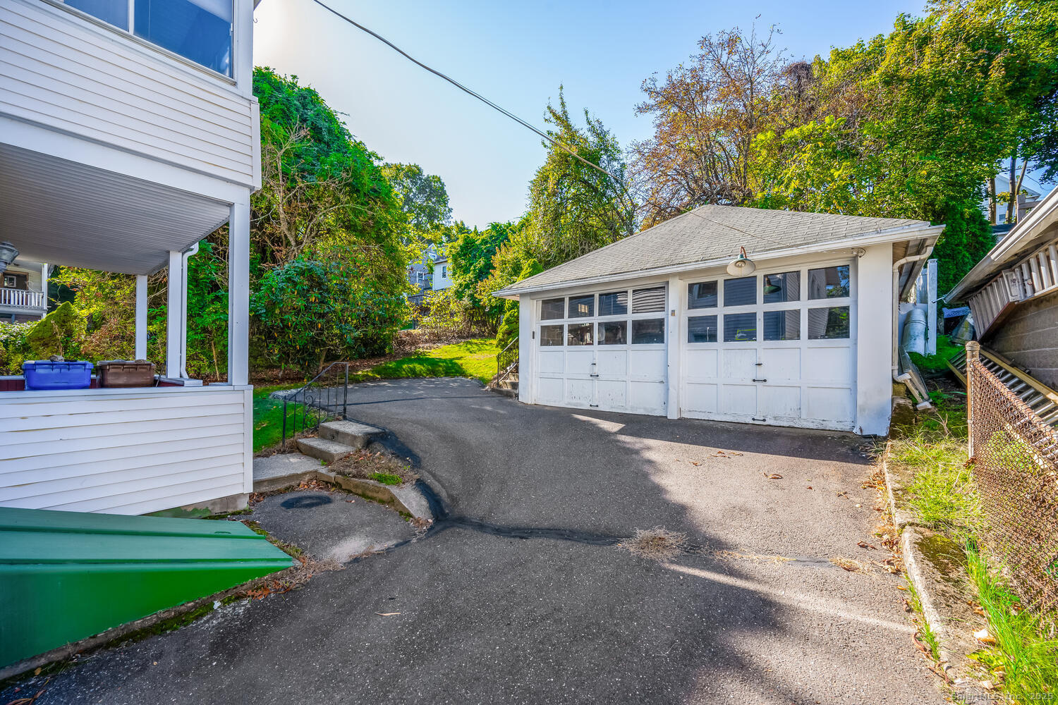 760 Howe Avenue