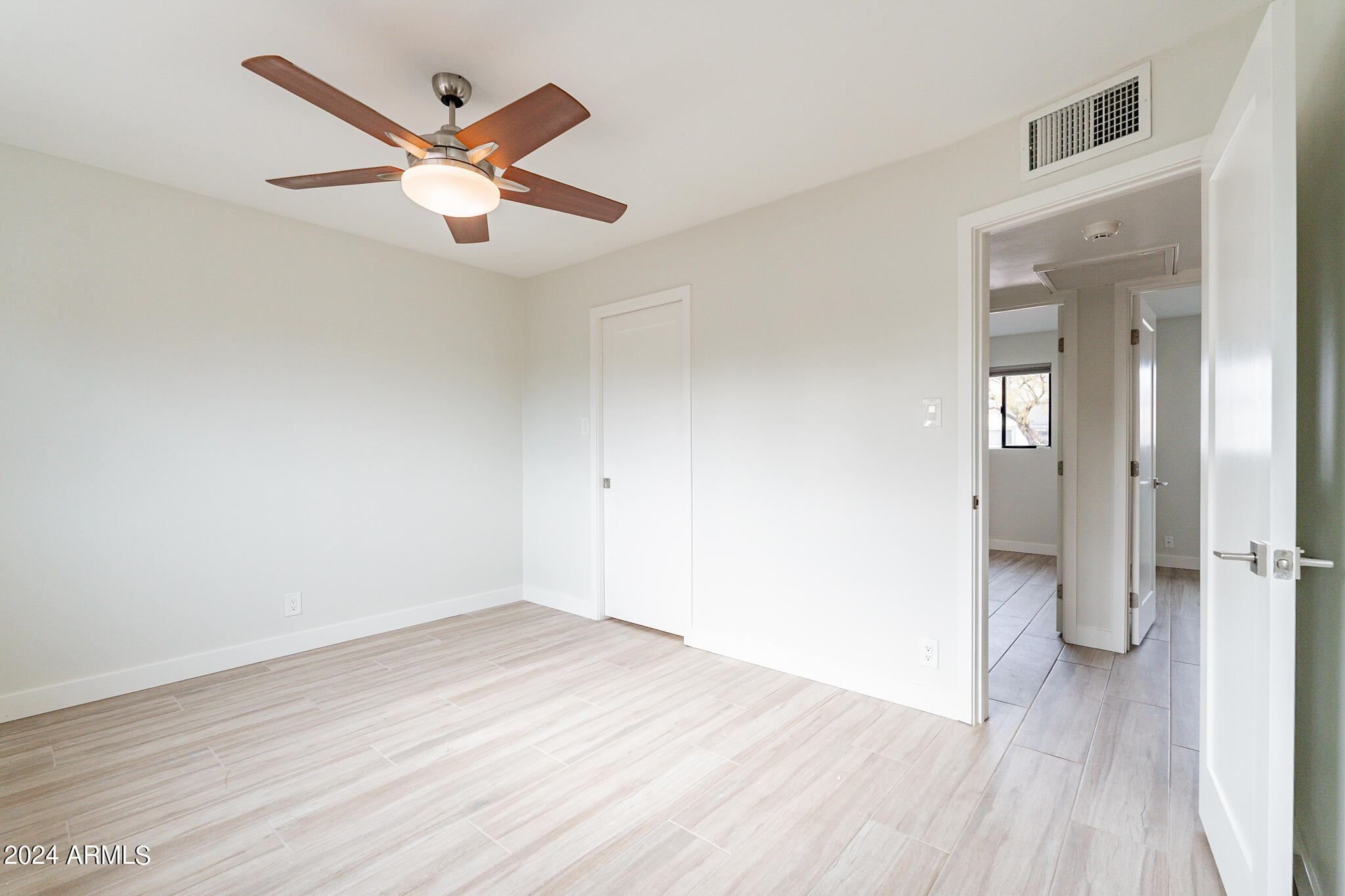 7007 E LOMA LAND Drive