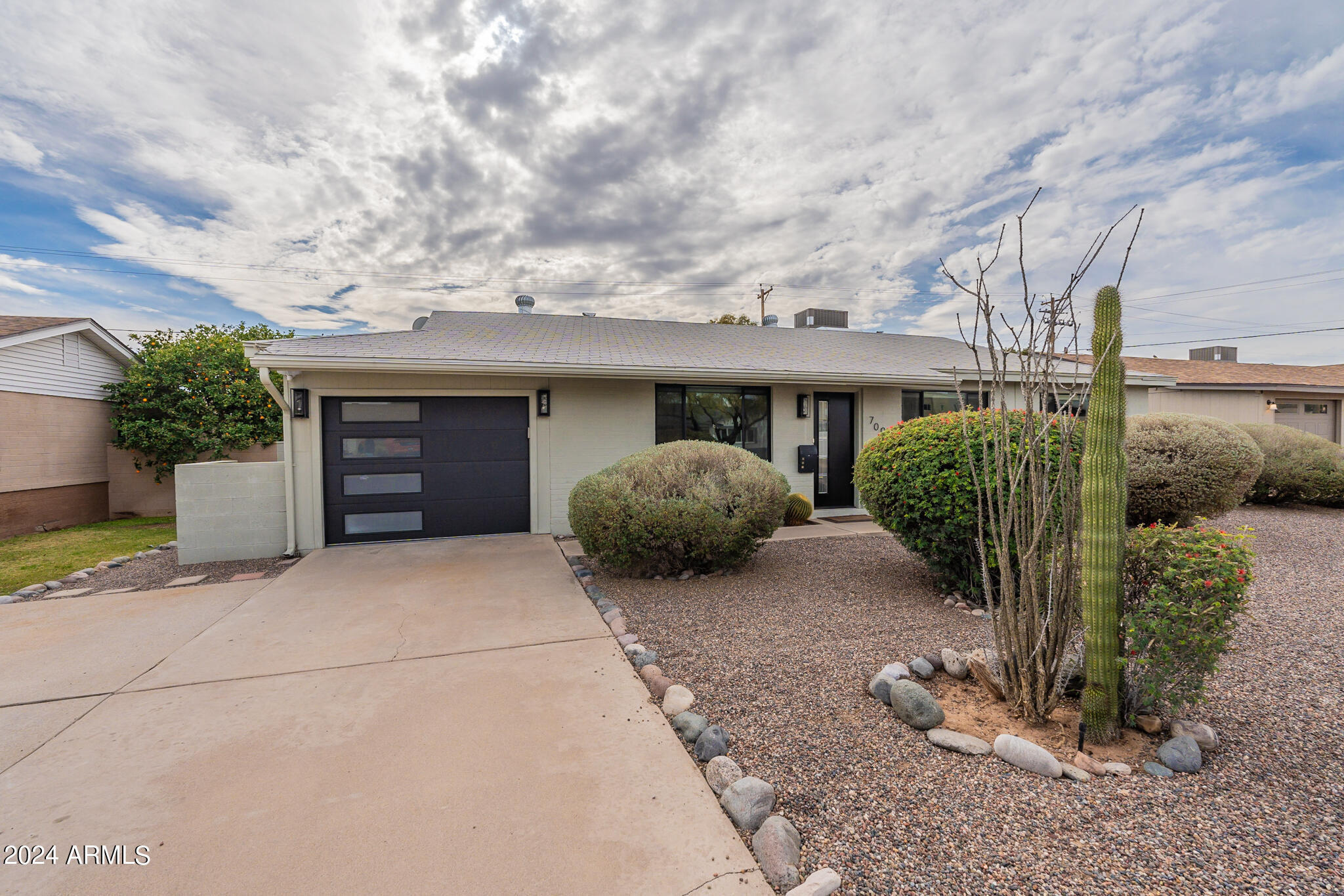 7007 E LOMA LAND Drive