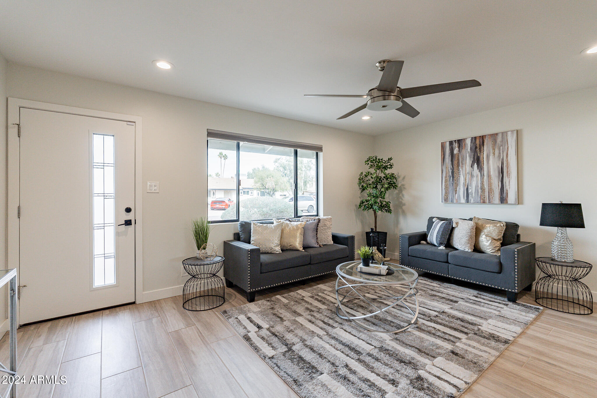 7007 E LOMA LAND Drive
