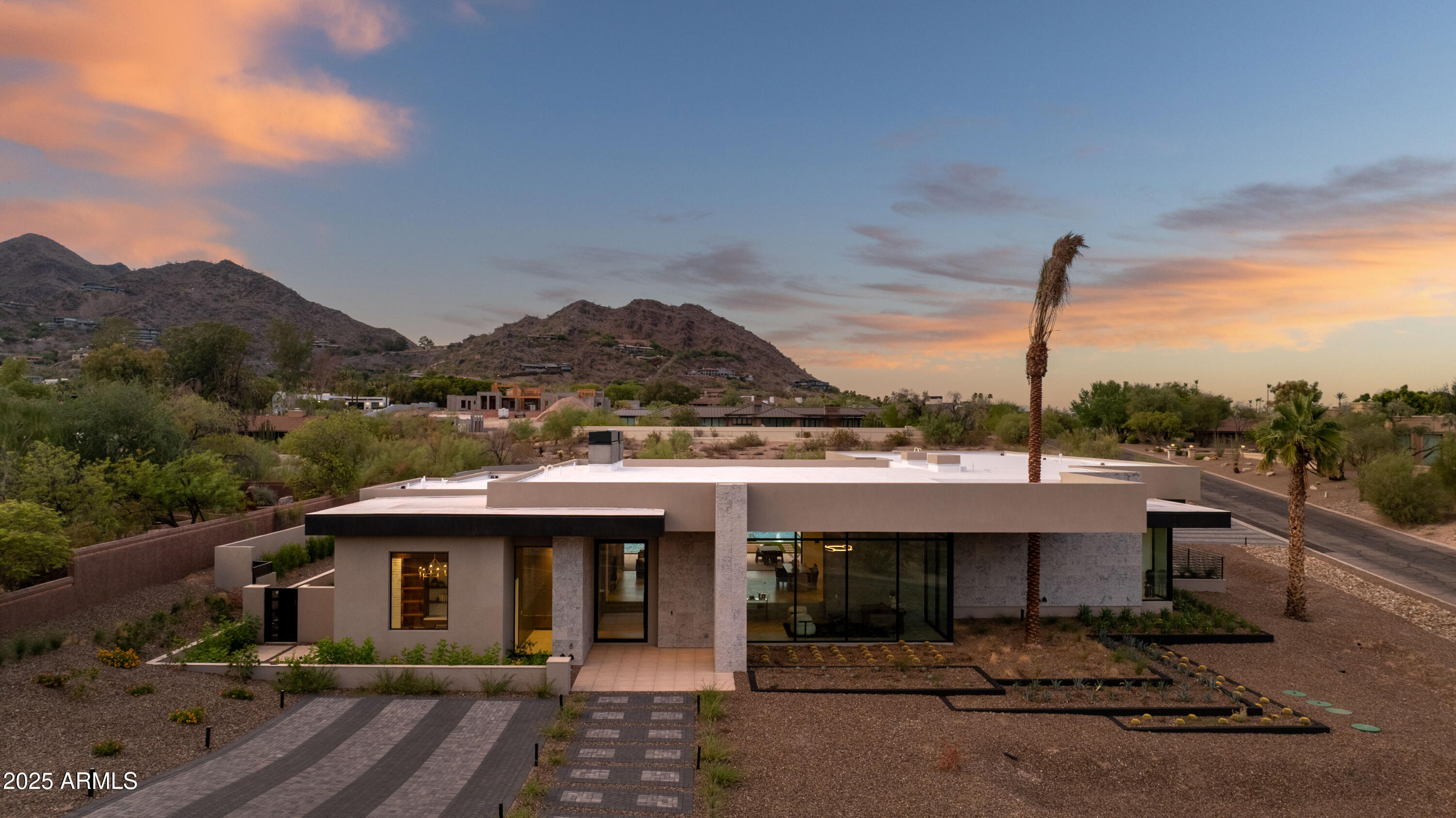 4644 E INDIAN BEND Road