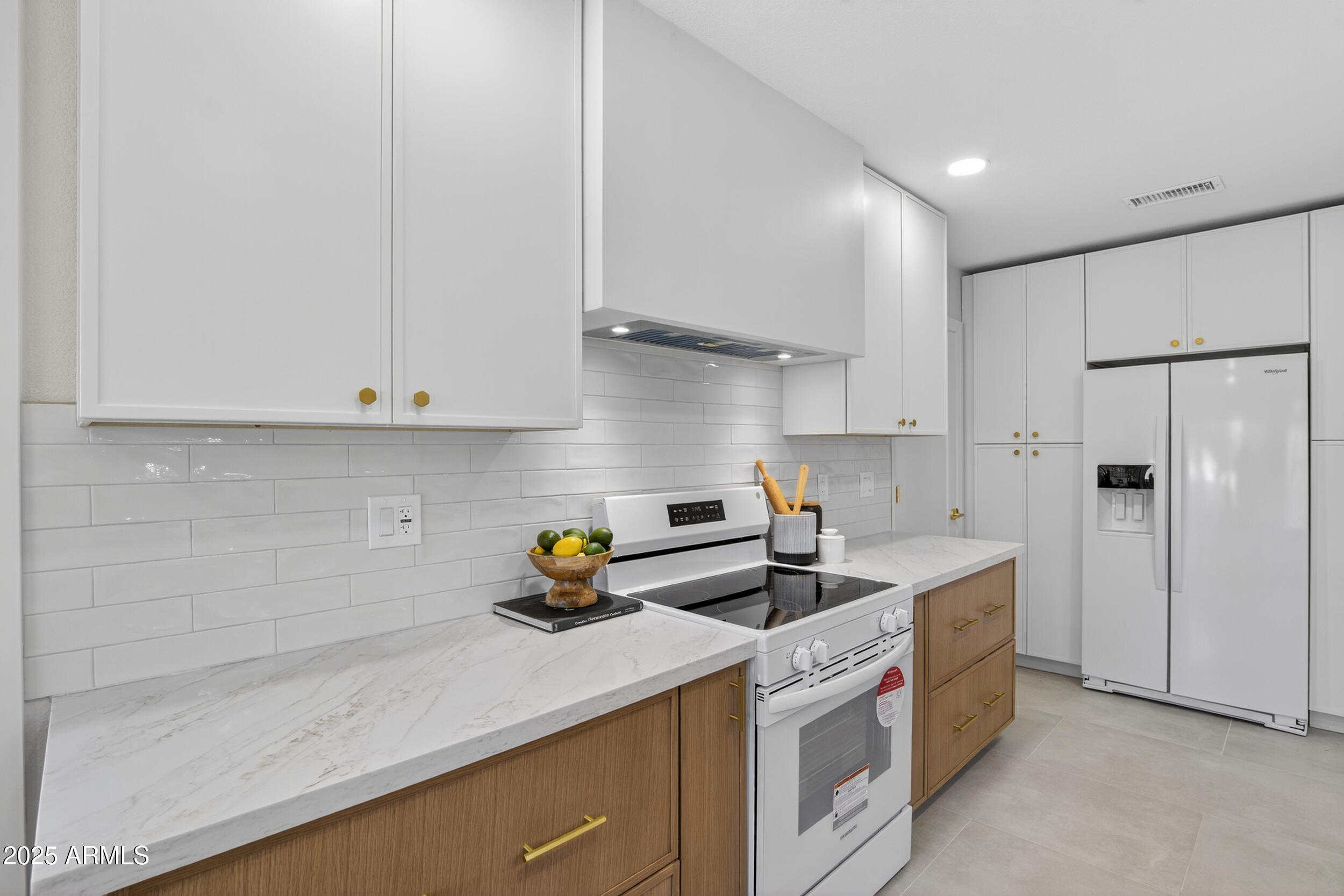 3754 E WETHERSFIELD Road