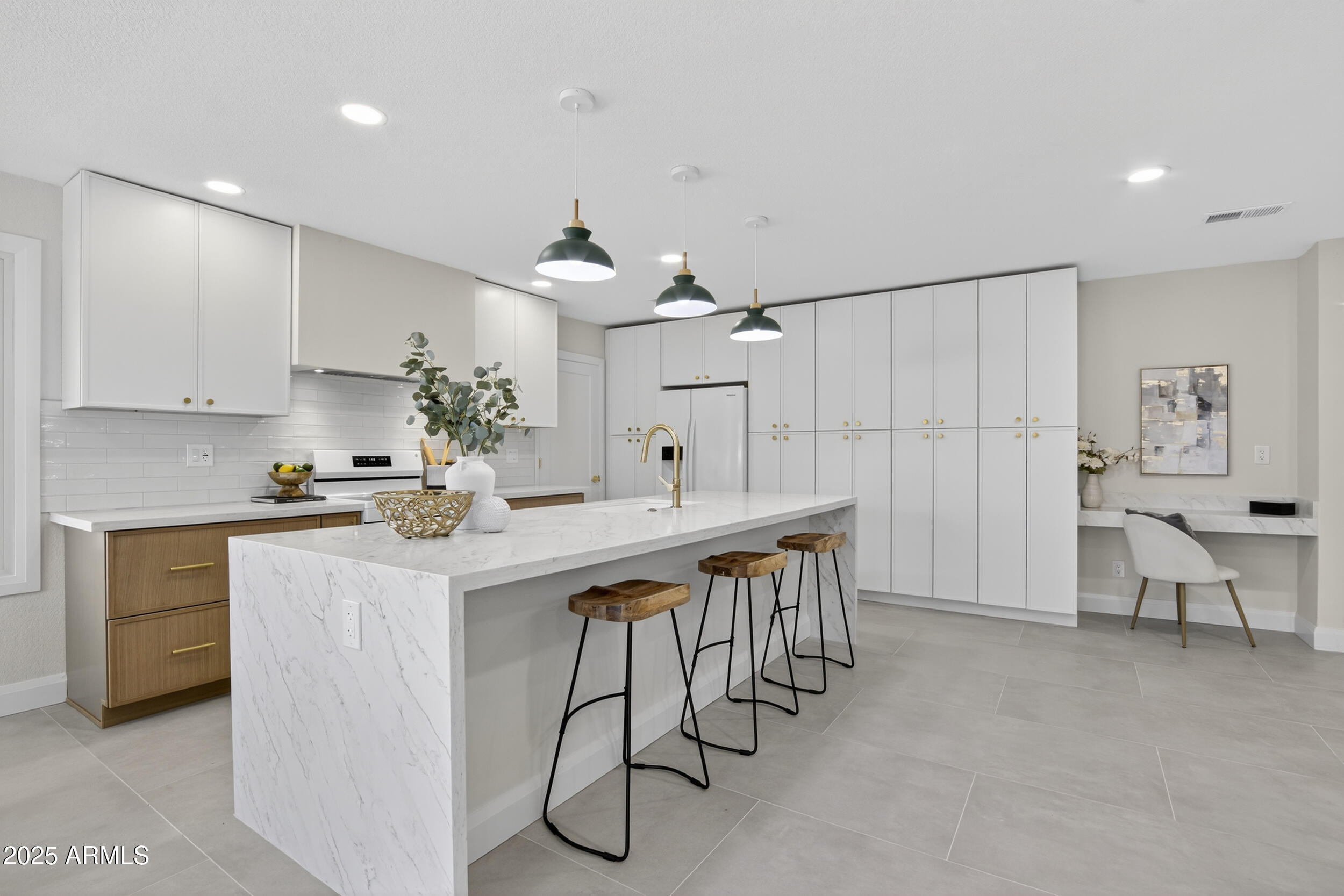 3754 E WETHERSFIELD Road