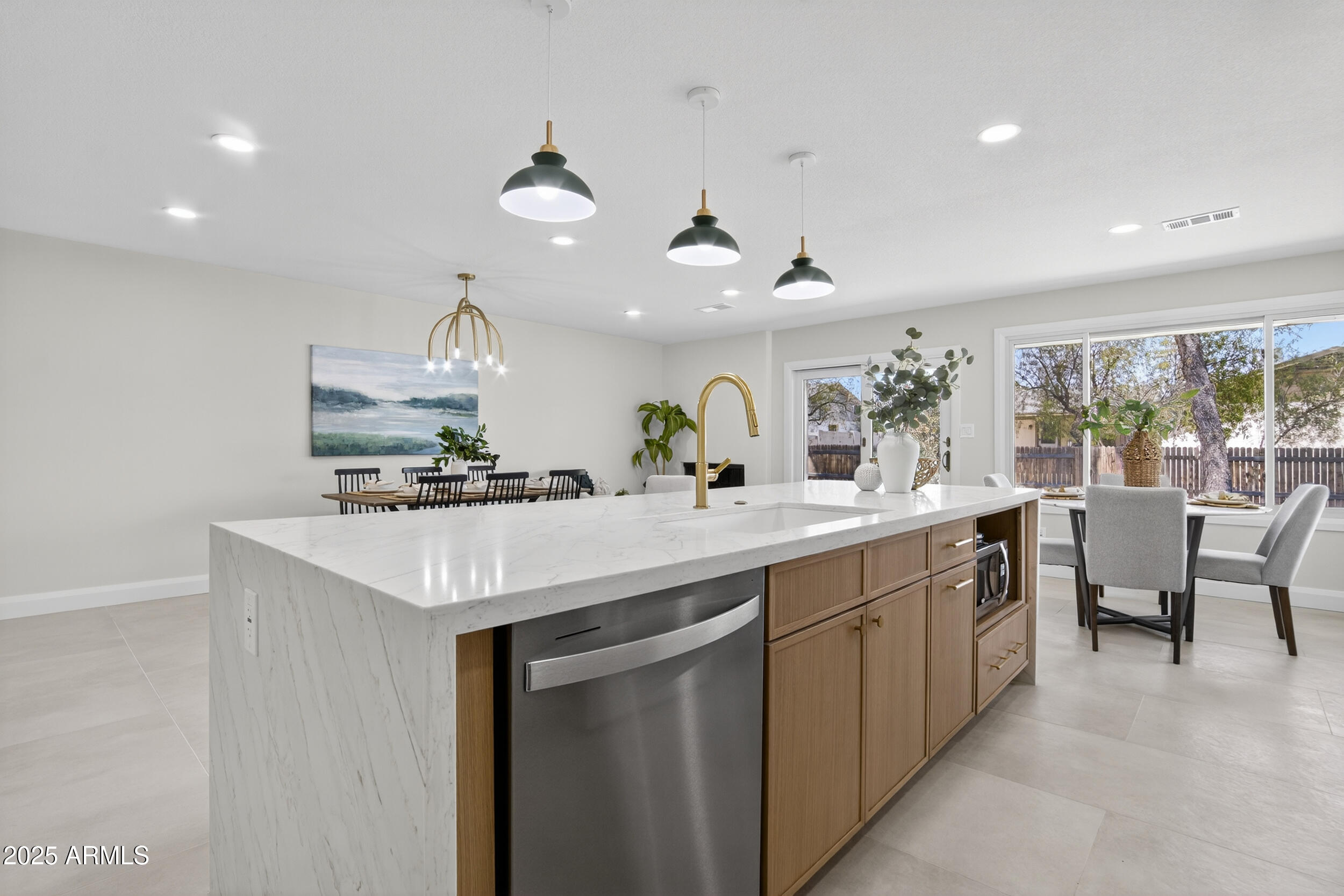 3754 E WETHERSFIELD Road