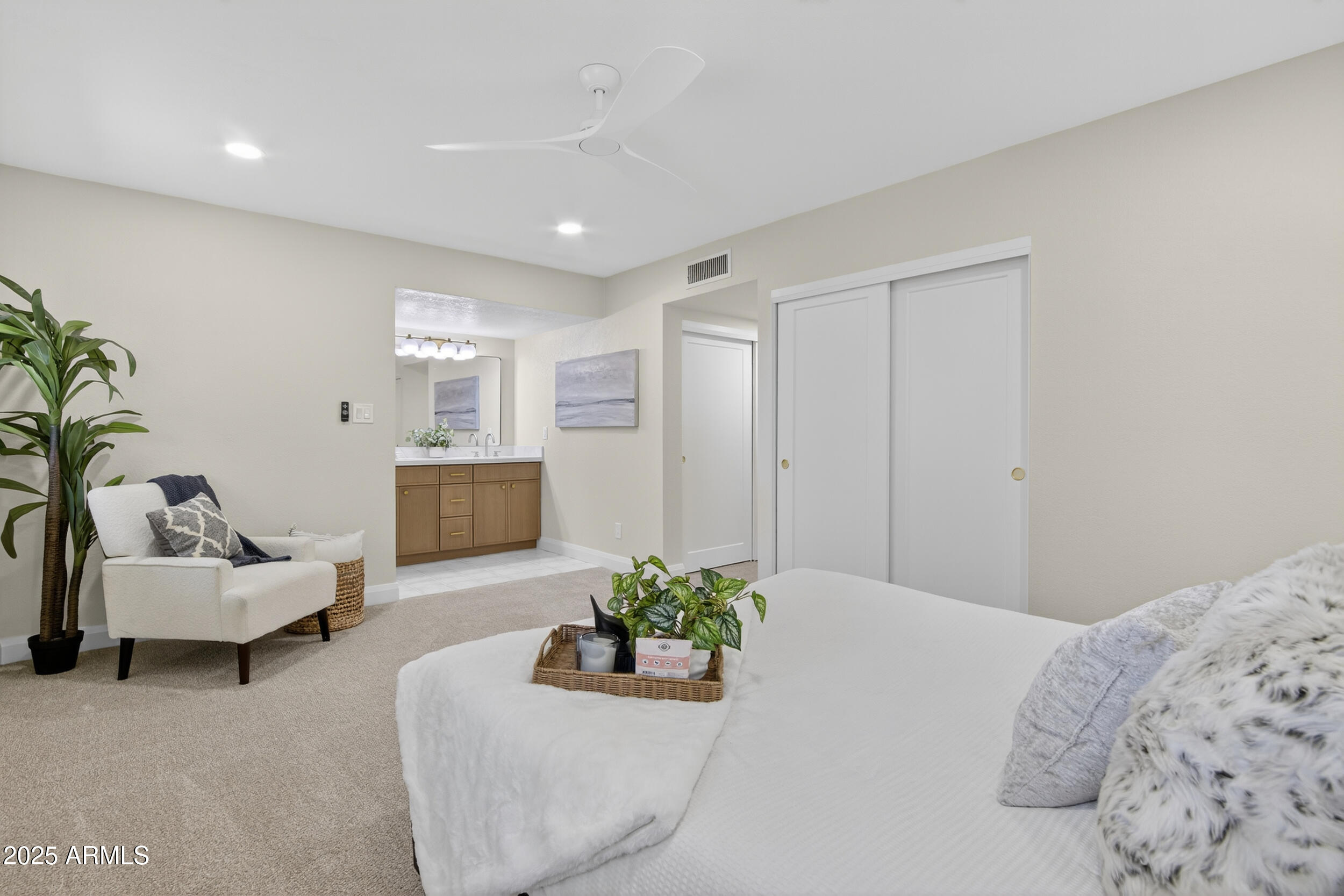 3754 E WETHERSFIELD Road