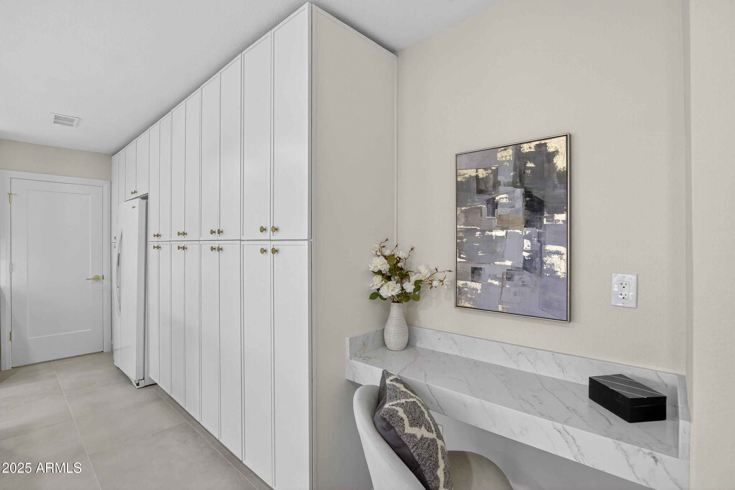 3754 E WETHERSFIELD Road